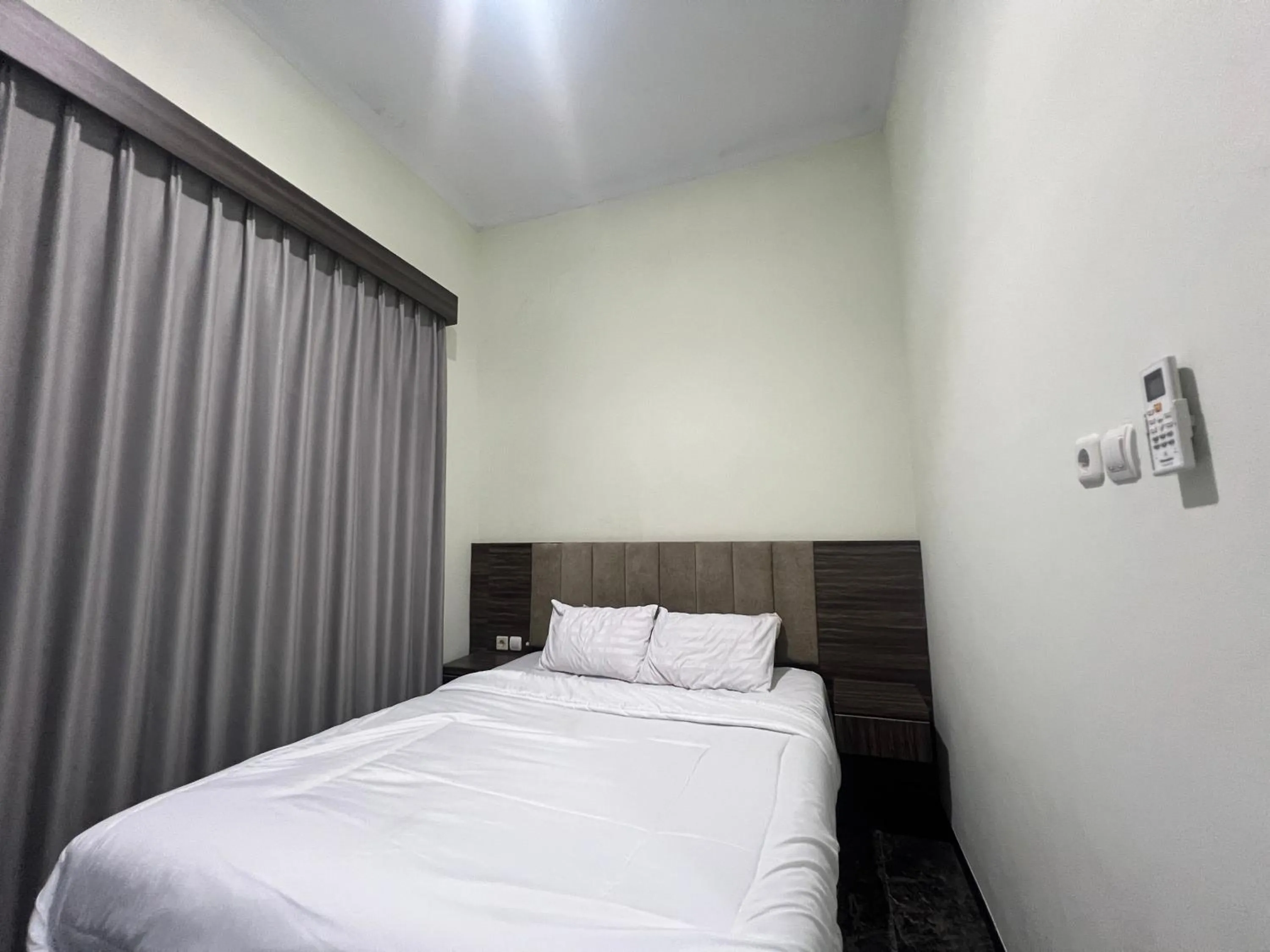 Bedroom, Bed in Nofrah House Syariah Mitra RedDoorz