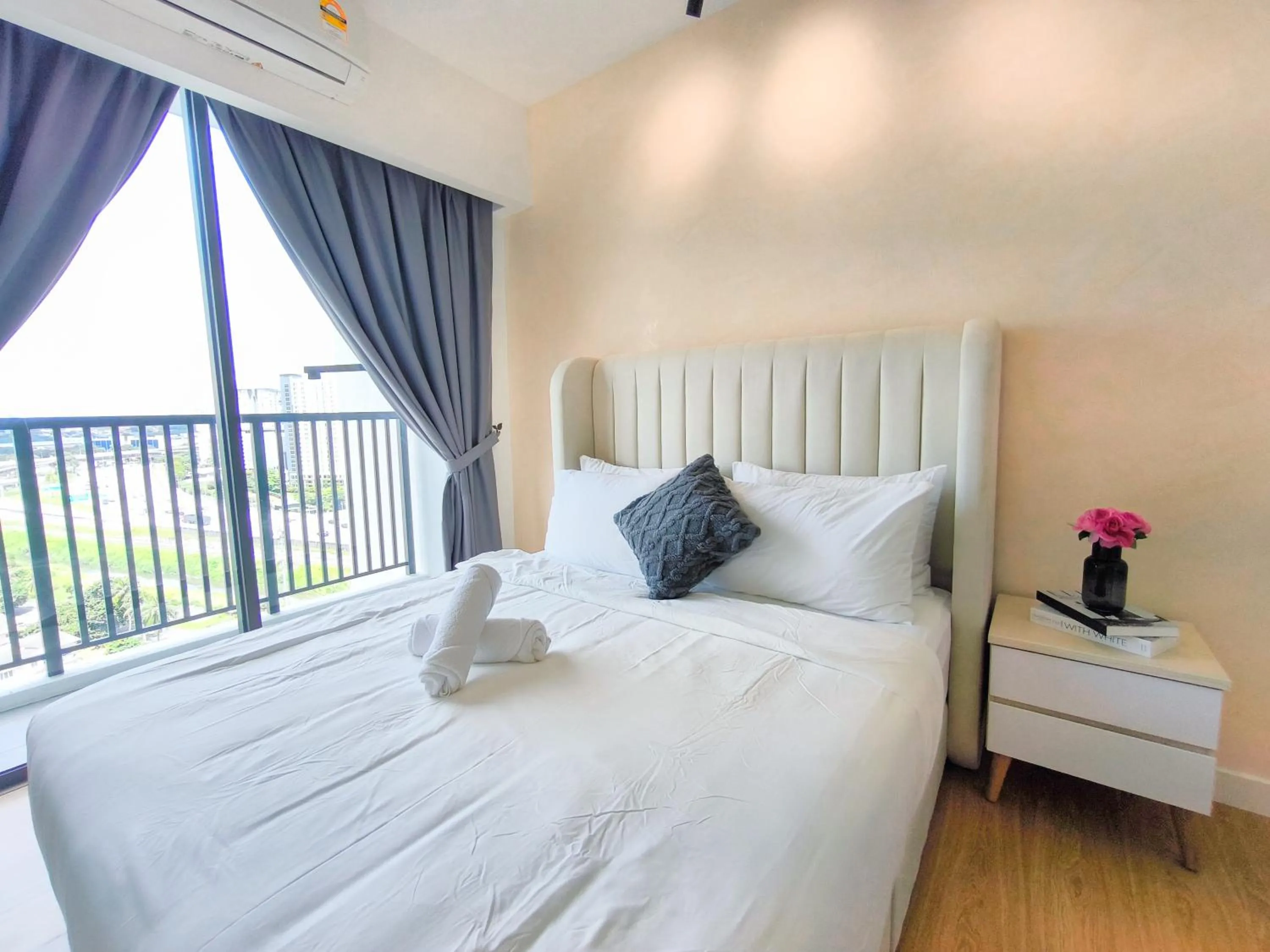 Bed in Edumetro @ Subang Jaya by Manhattan Group