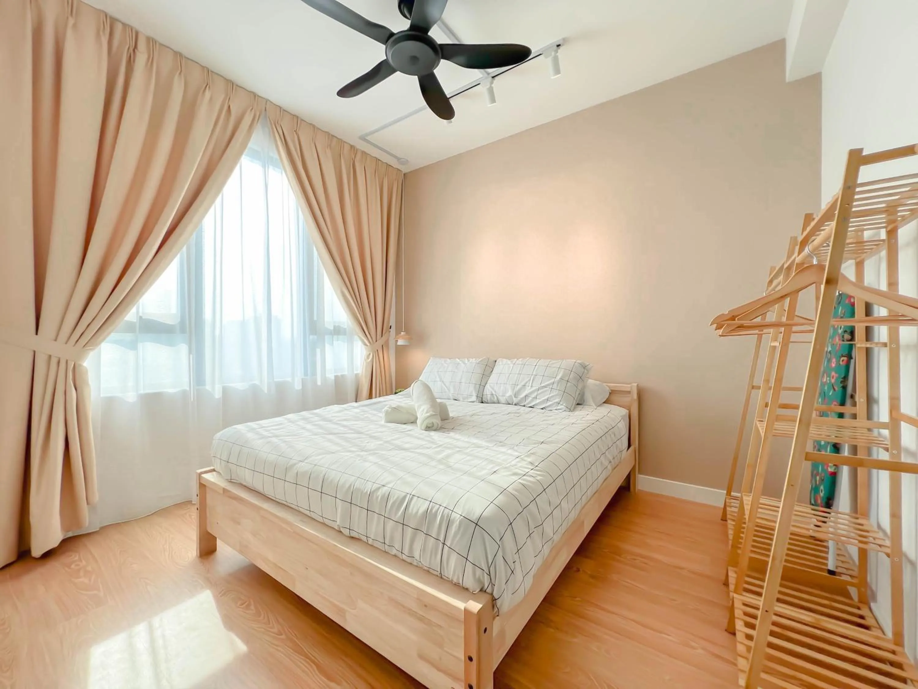 Bed in Edumetro @ Subang Jaya by Manhattan Group