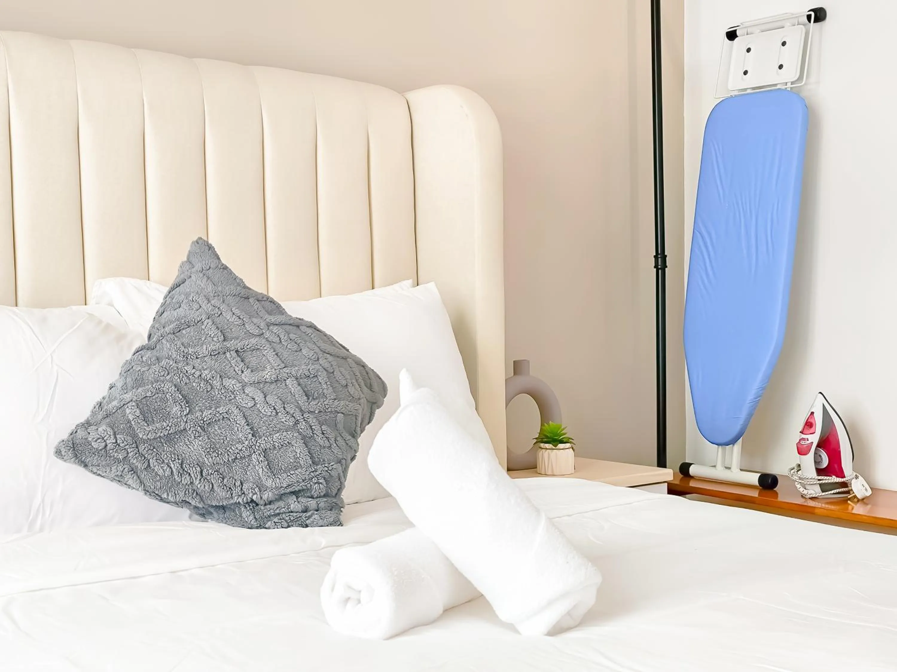 Bed in Edumetro @ Subang Jaya by Manhattan Group