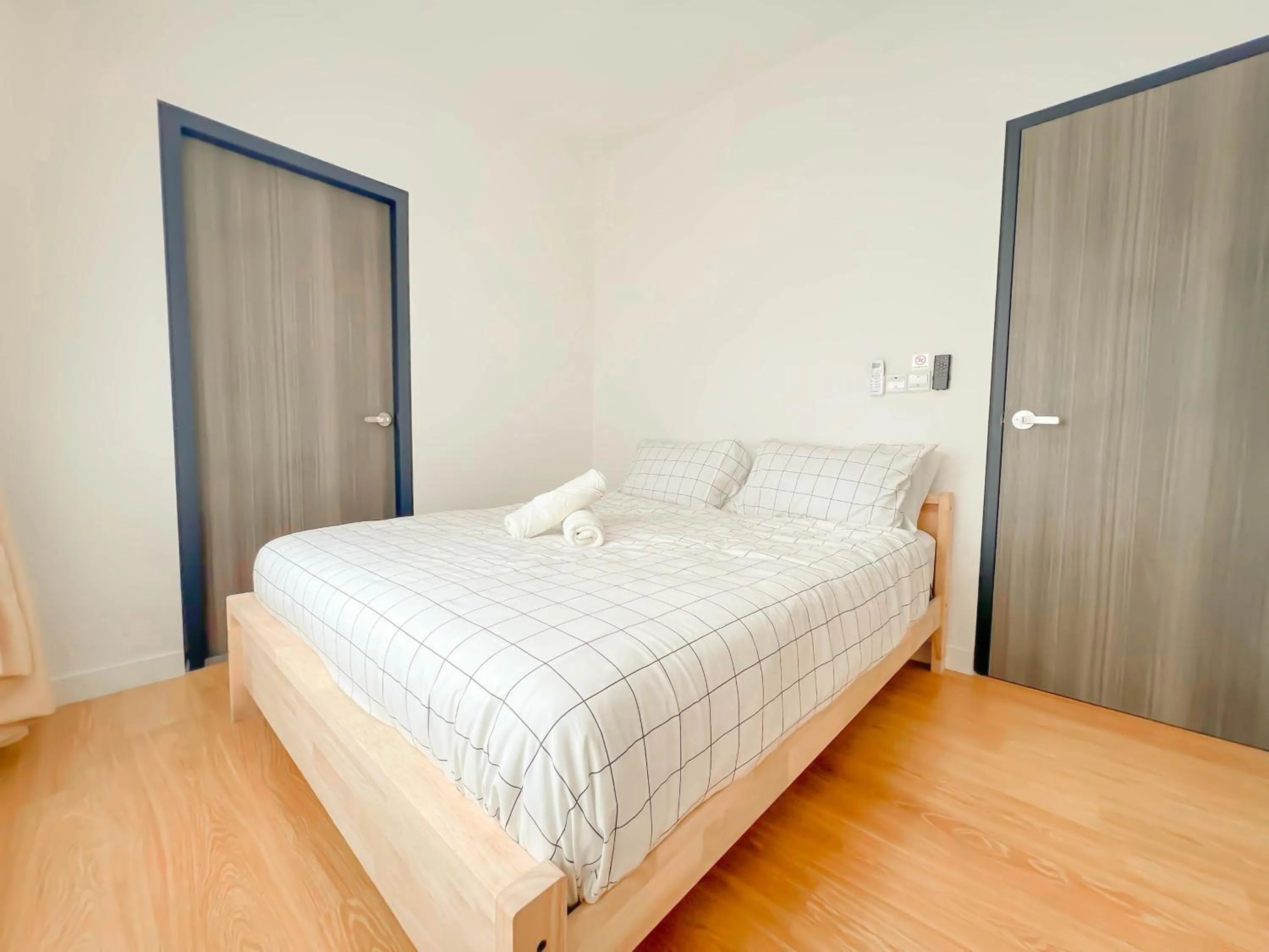 Bed in Edumetro @ Subang Jaya by Manhattan Group