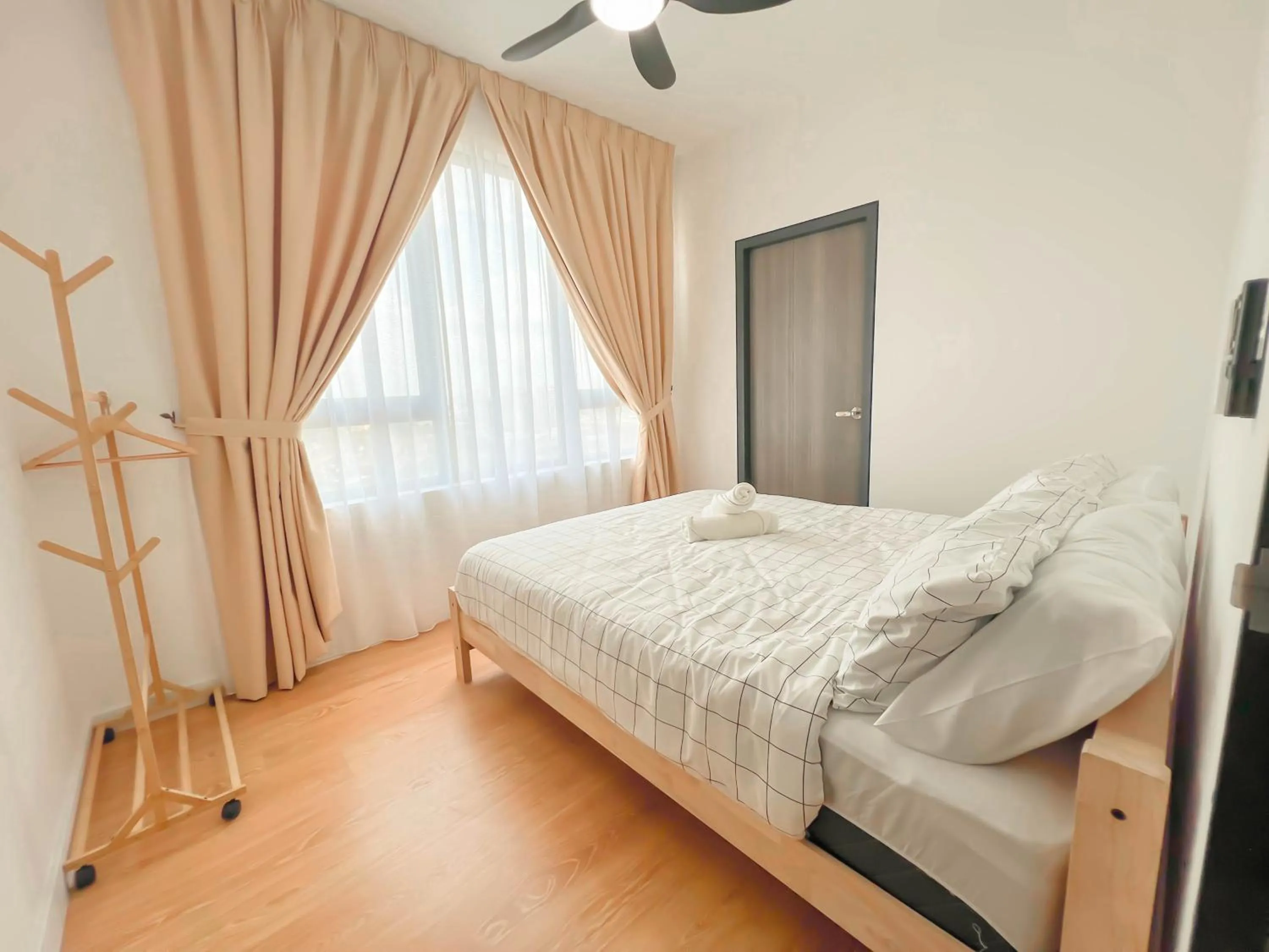 Bed in Edumetro @ Subang Jaya by Manhattan Group