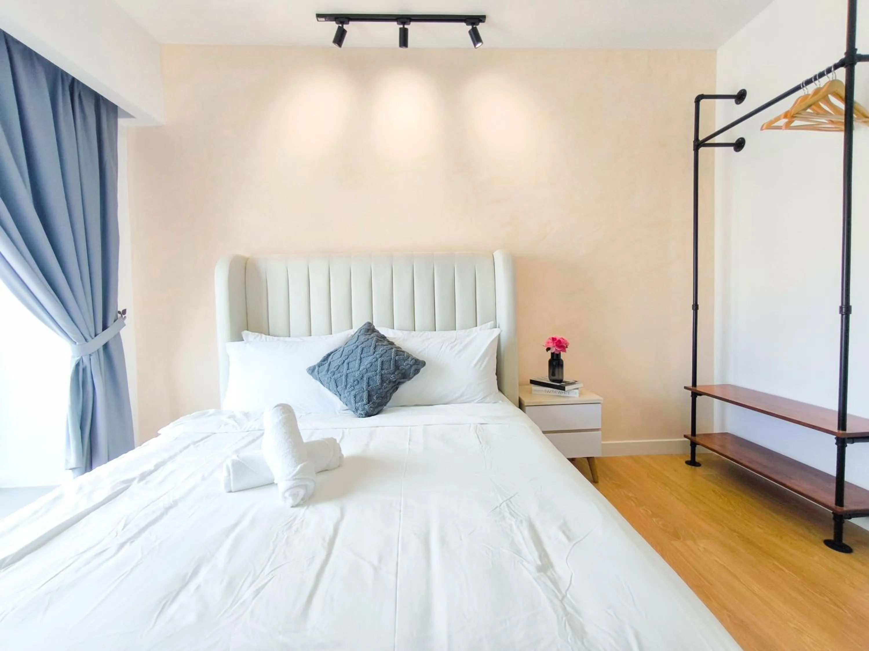 Bed in Edumetro @ Subang Jaya by Manhattan Group