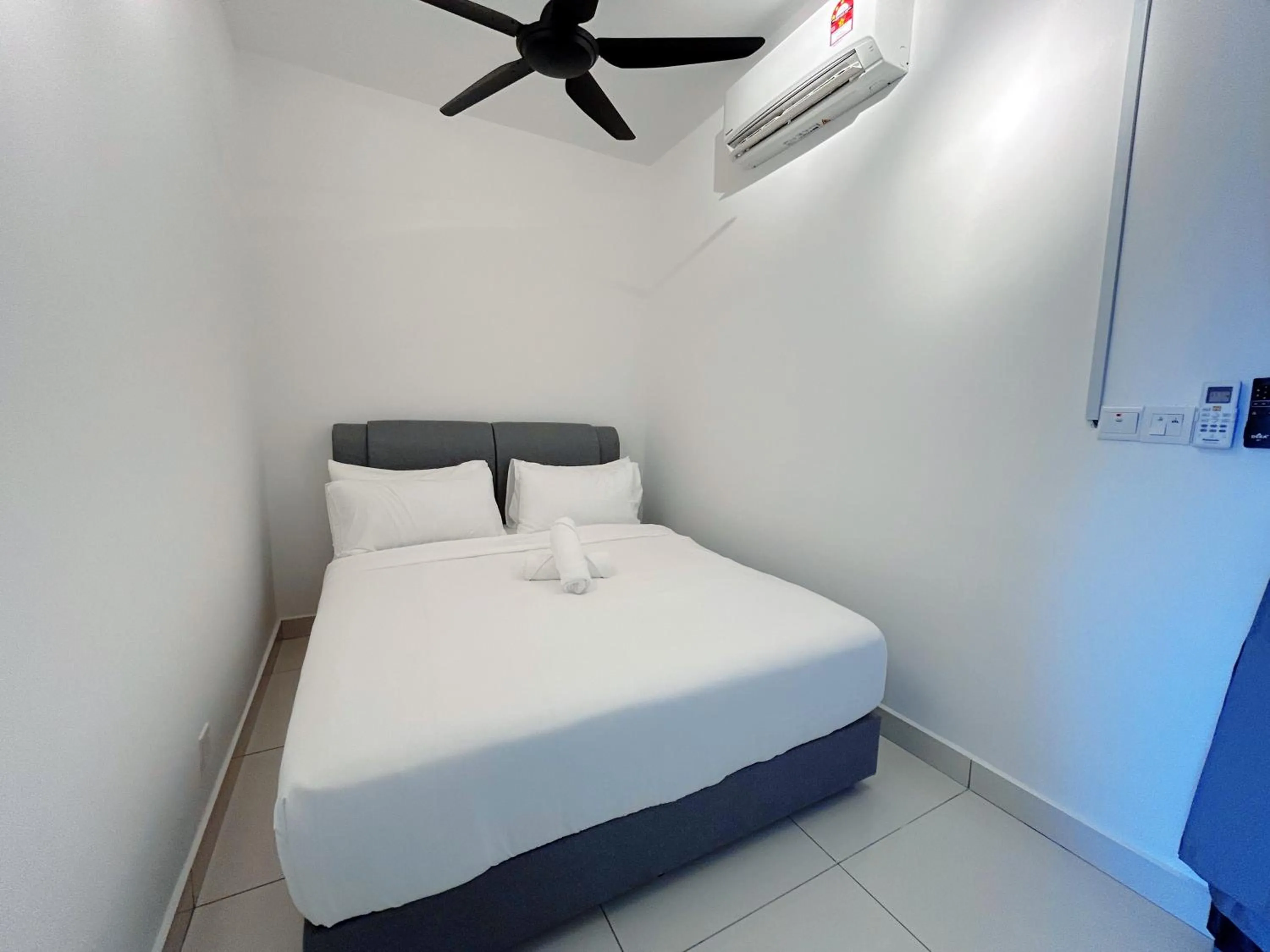 Bed in Edumetro @ Subang Jaya by Manhattan Group