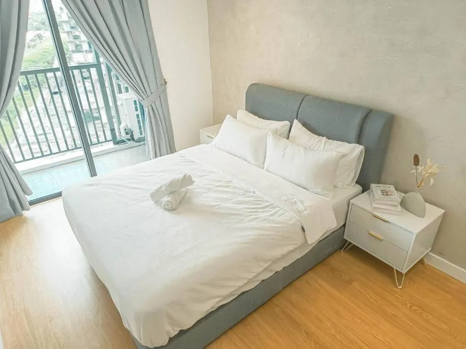 Bed in Edumetro @ Subang Jaya by Manhattan Group