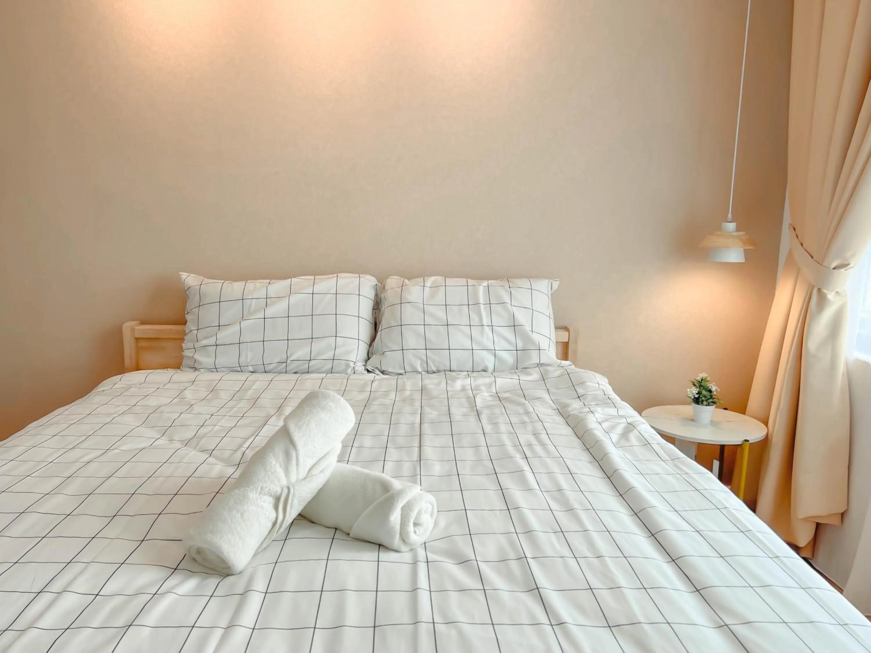 Bed in Edumetro @ Subang Jaya by Manhattan Group