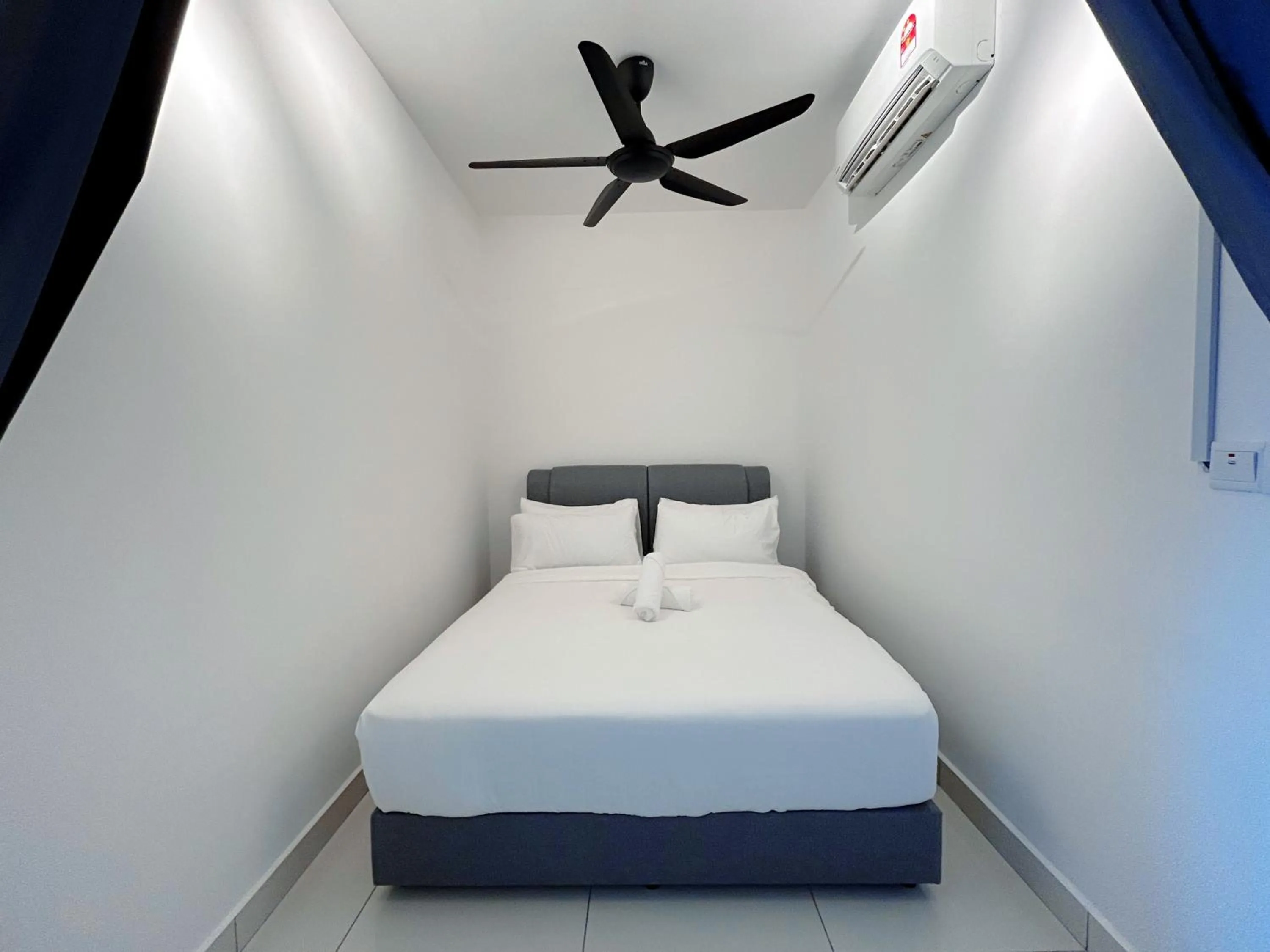 Bed in Edumetro @ Subang Jaya by Manhattan Group