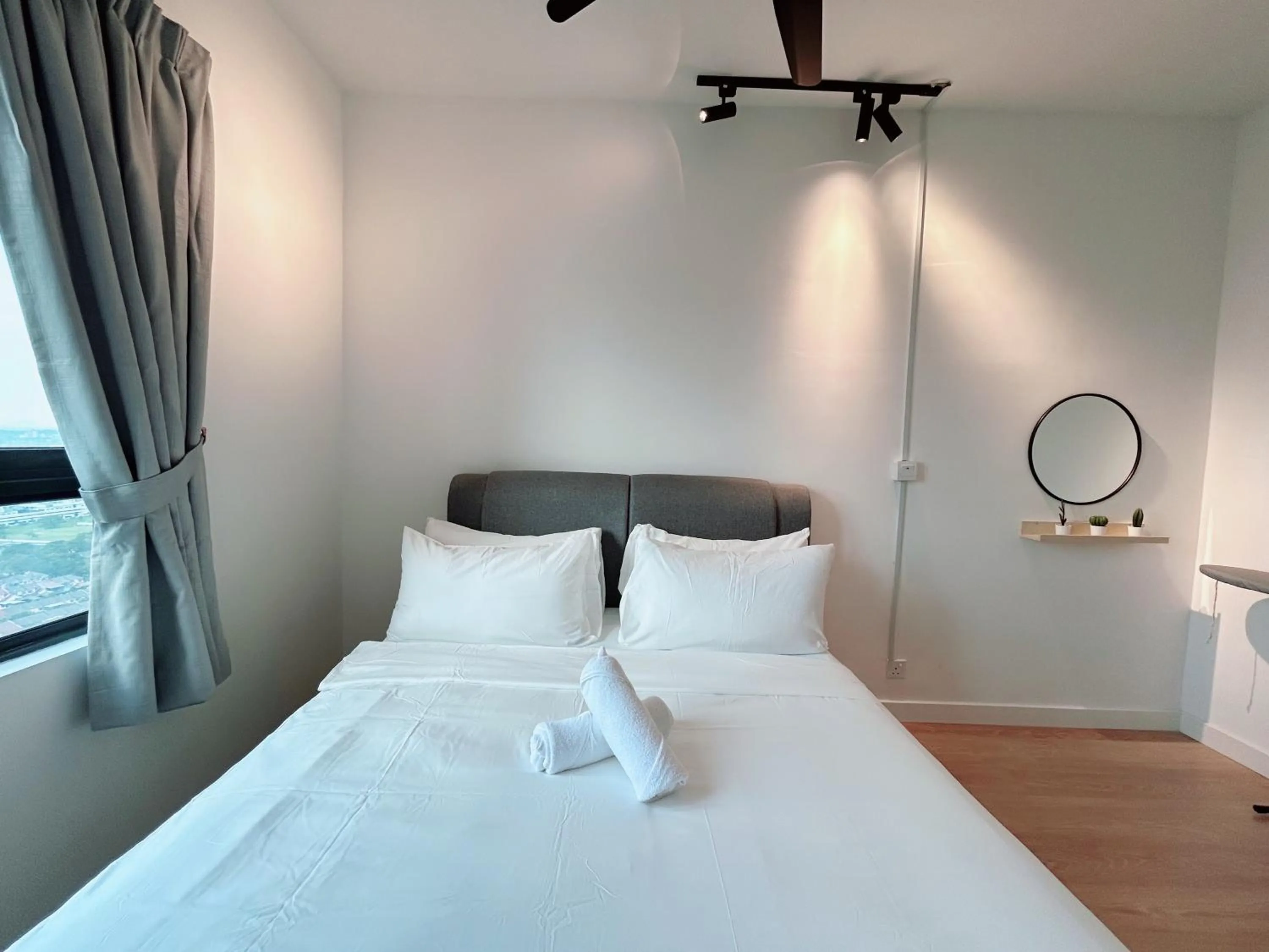 Bed in Edumetro @ Subang Jaya by Manhattan Group