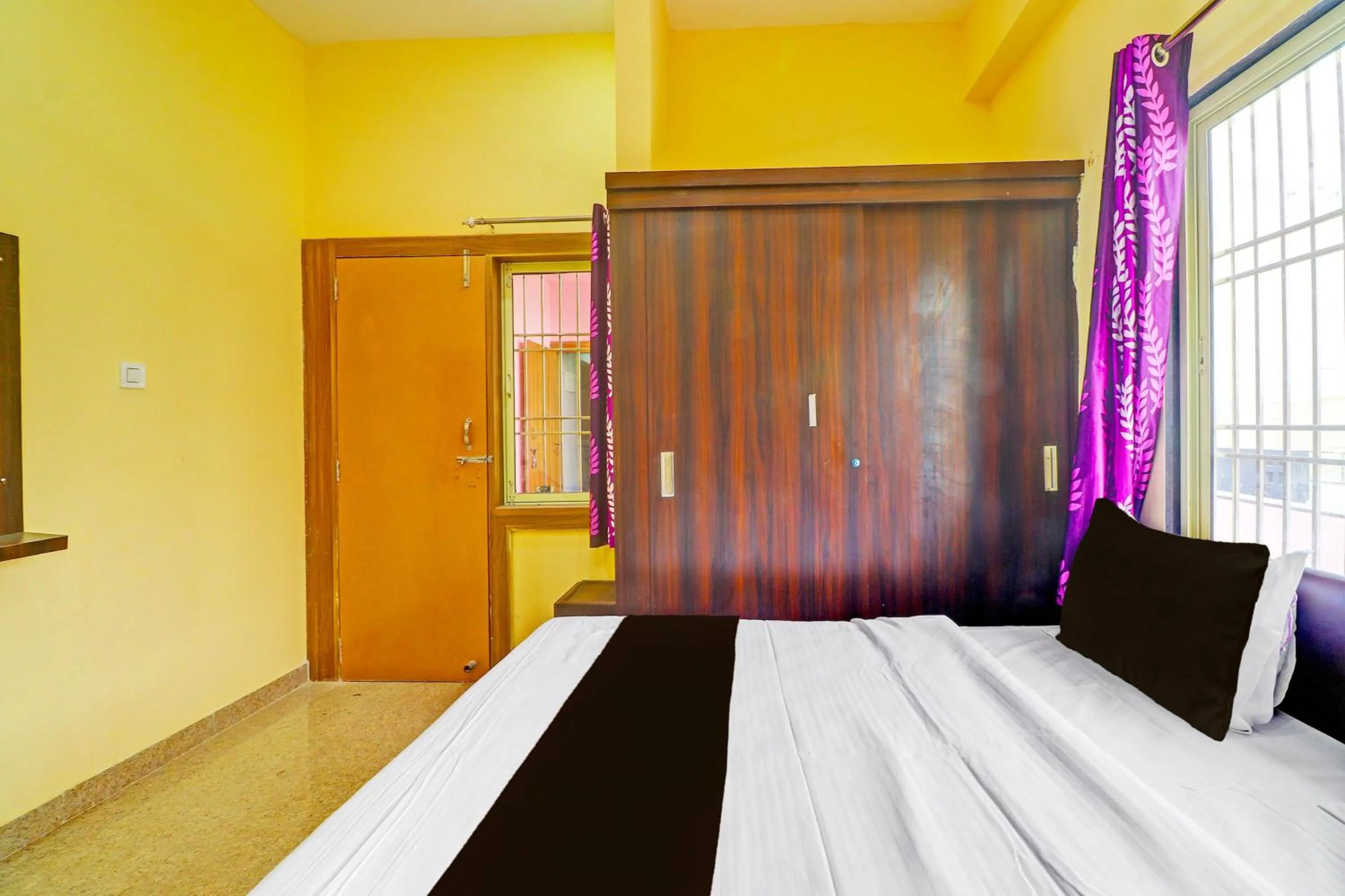 Bedroom in Hotel O Heaven Inn