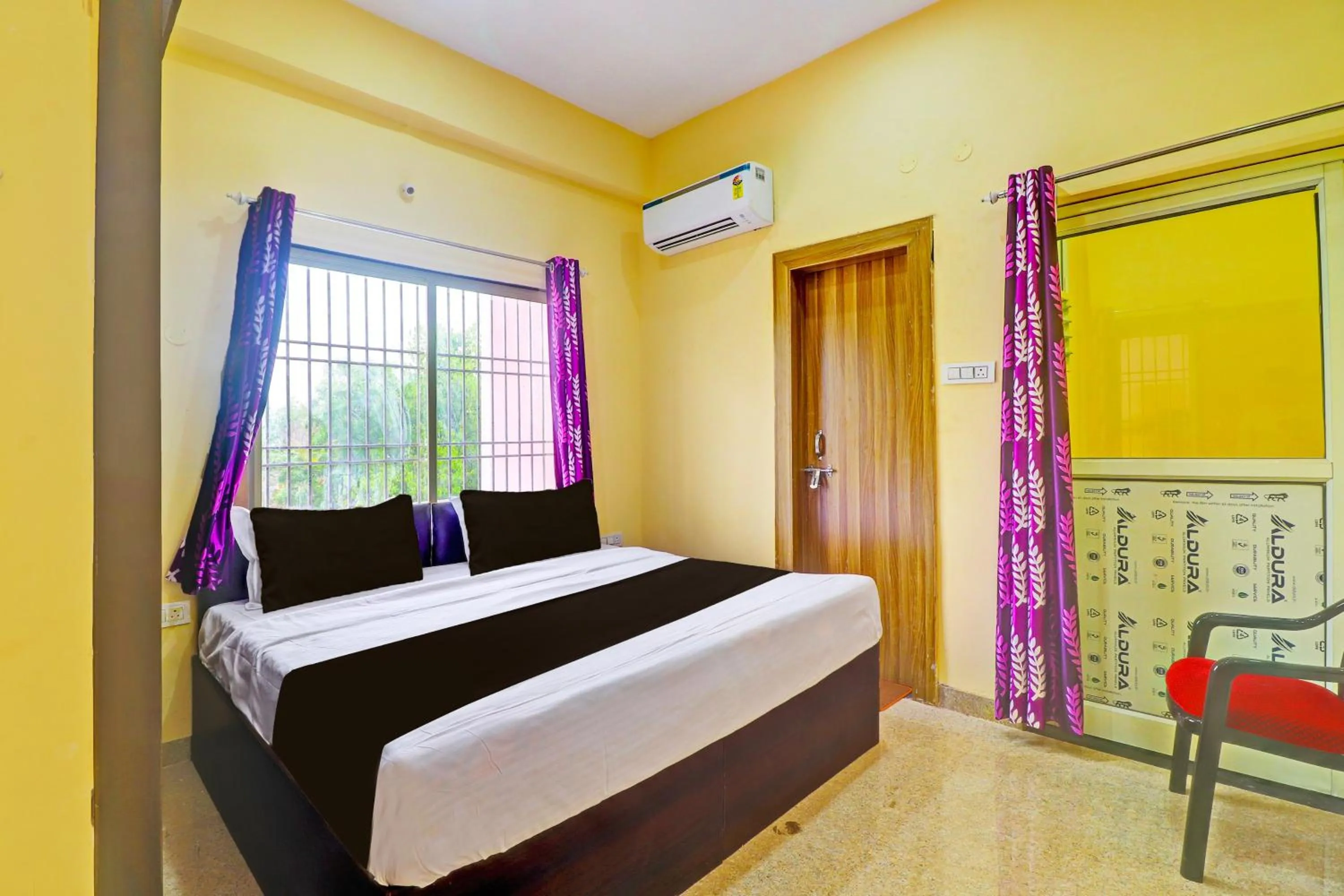 Bedroom in Hotel O Heaven Inn