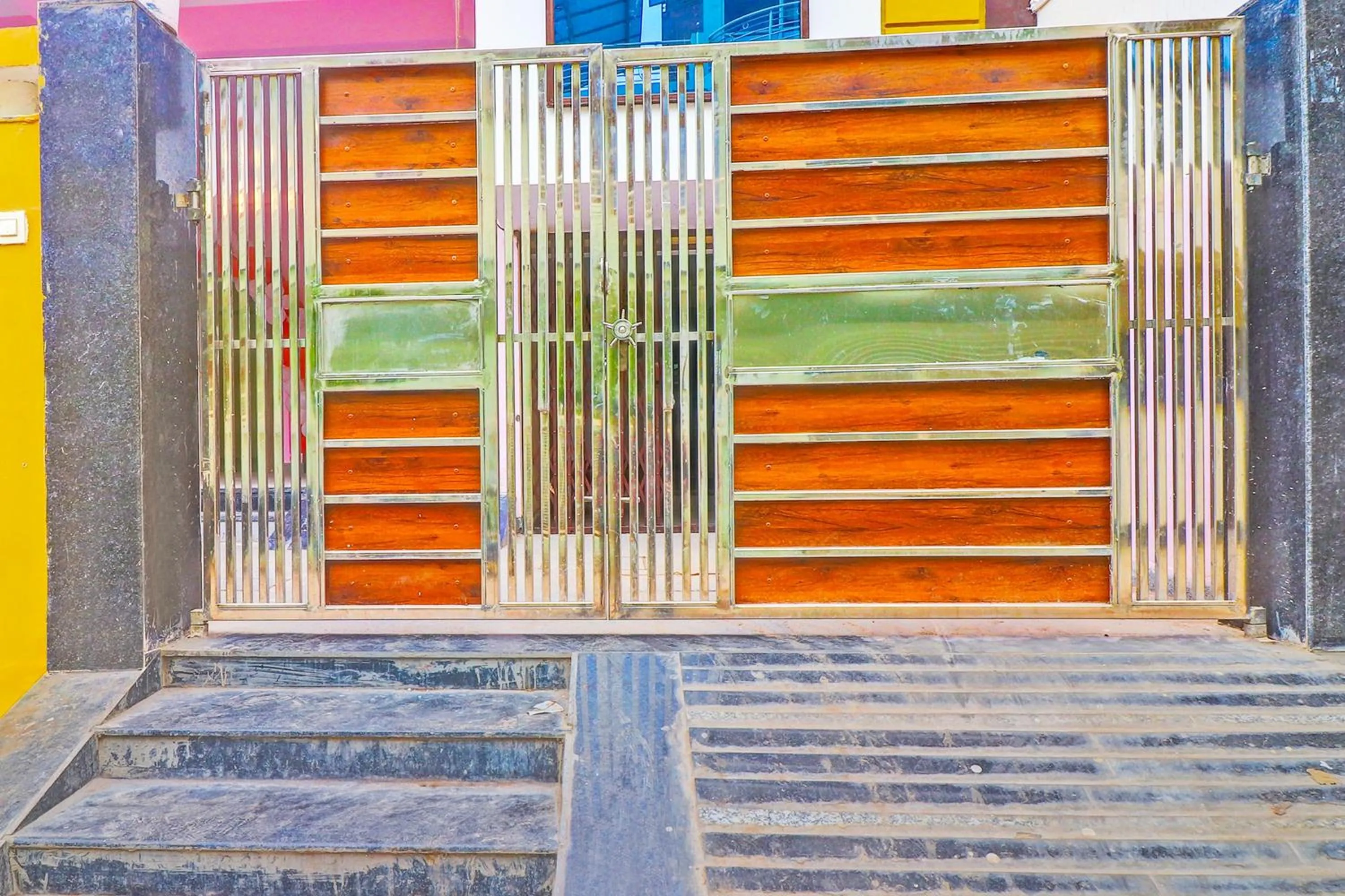 Facade/entrance in Hotel O Heaven Inn