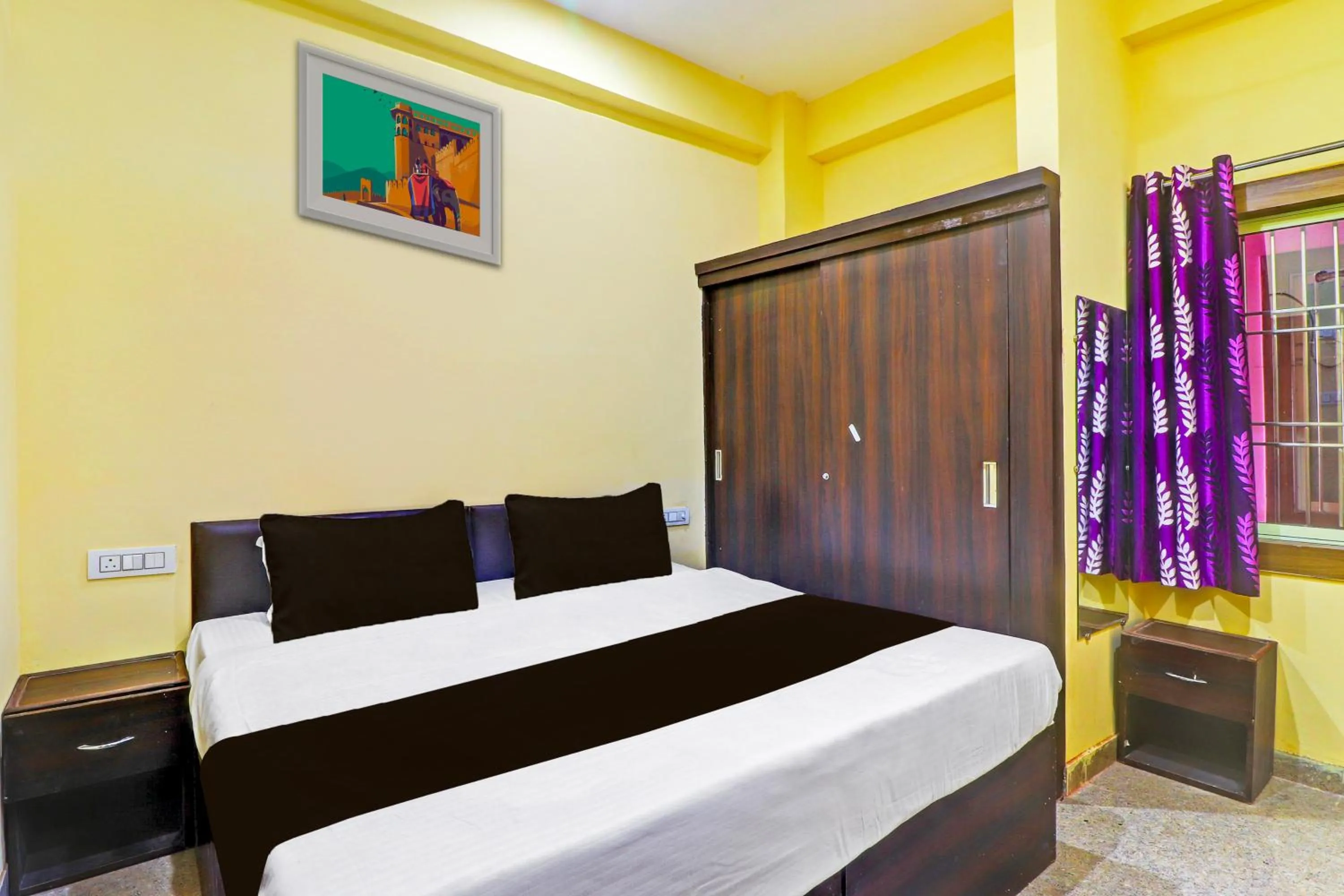 Bedroom in Hotel O Heaven Inn