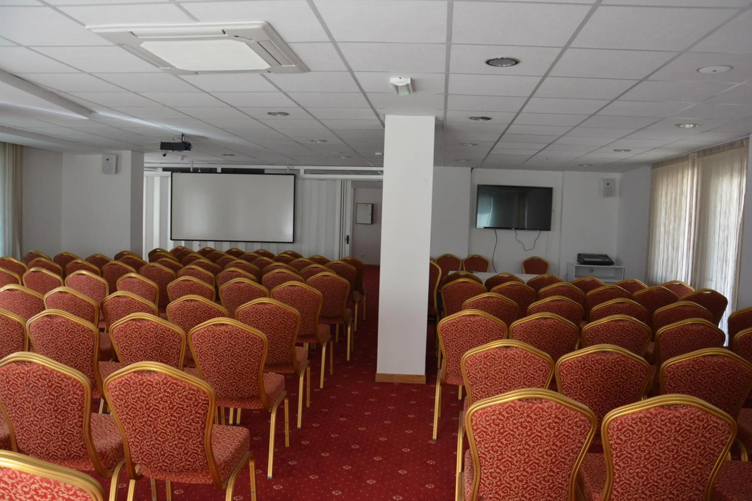 Business facilities in Ahsaray Hotel