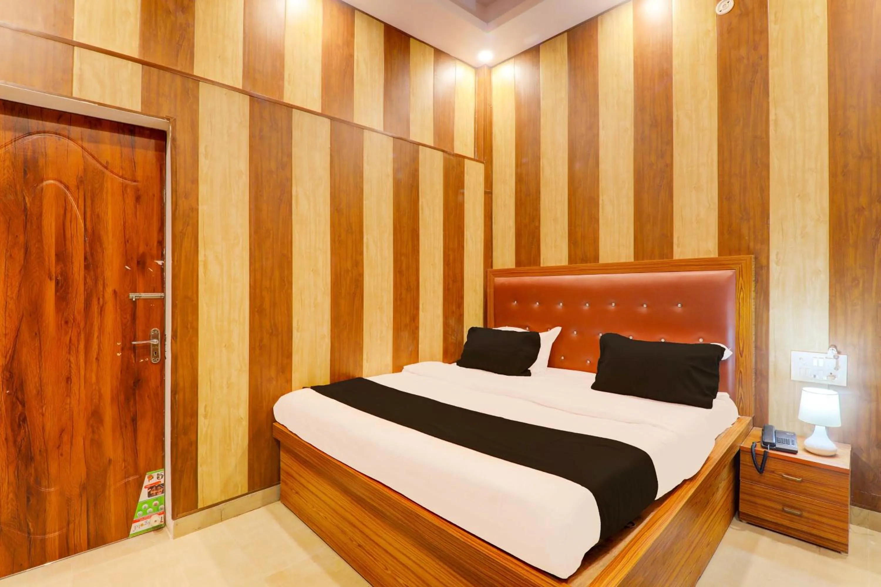 Bedroom, Bed in Hotel O Shobhika Inn