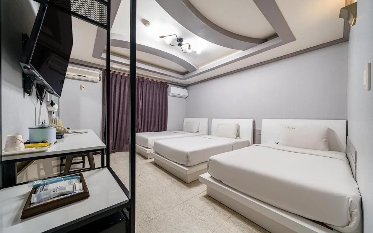 Bed in Sokcho Sinabro