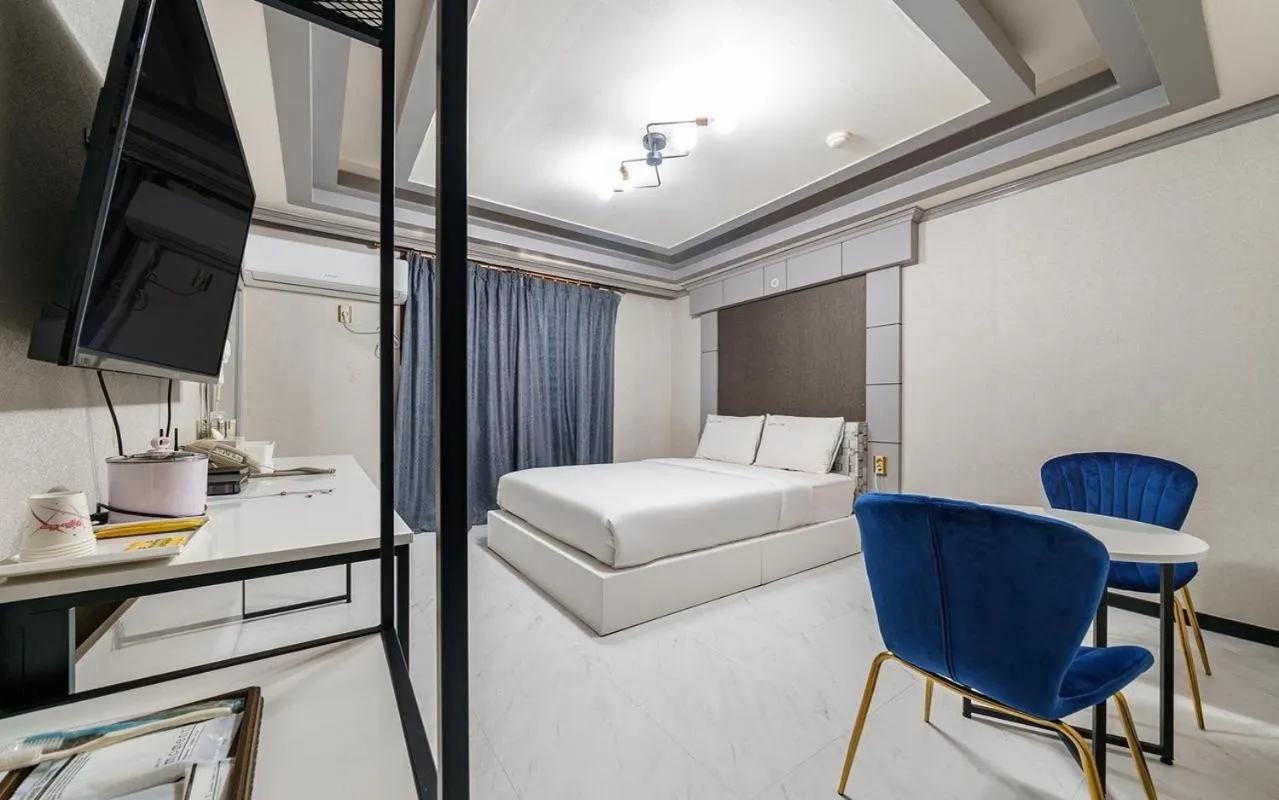 Bed in Sokcho Sinabro