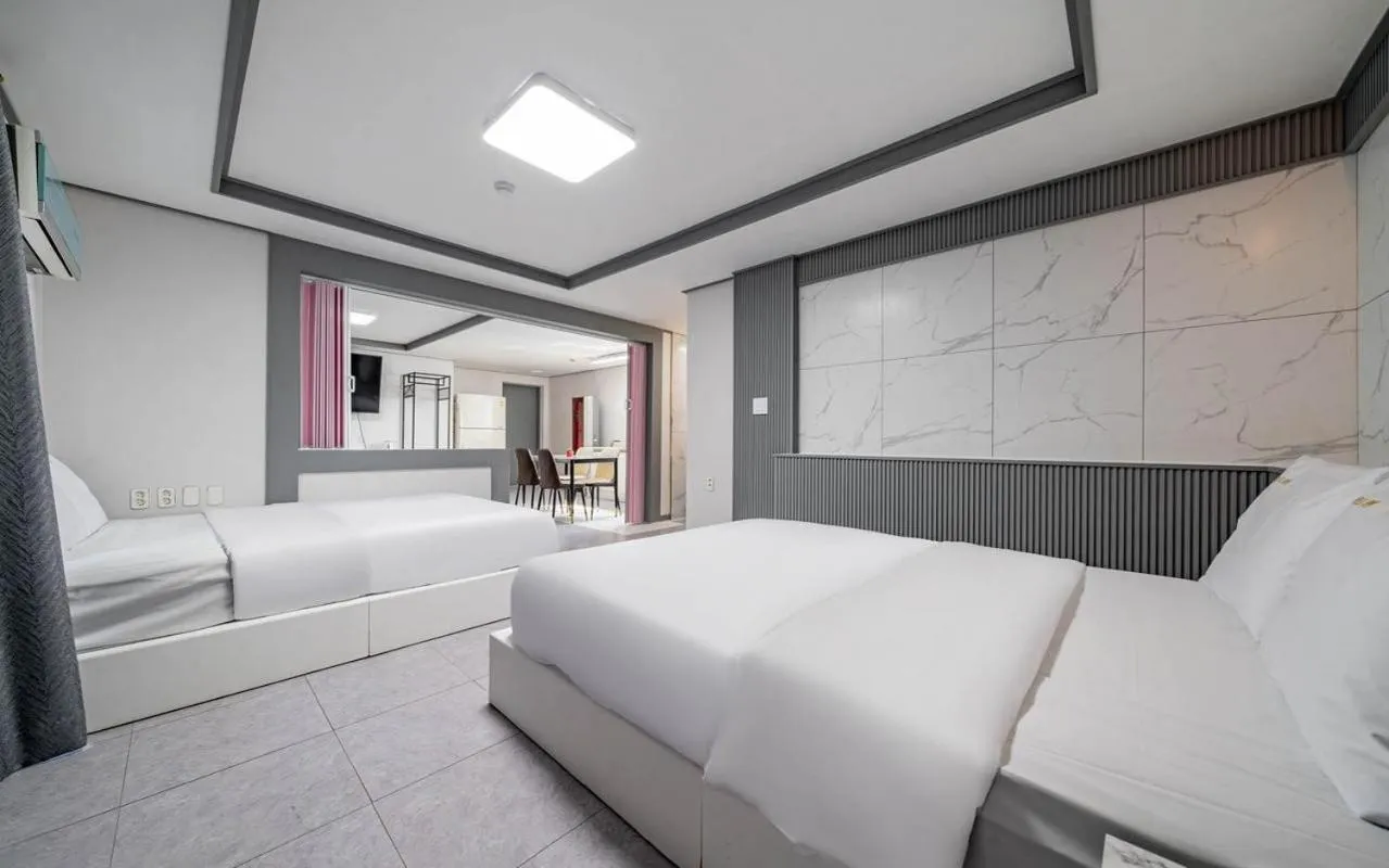 Bed in Sokcho Sinabro