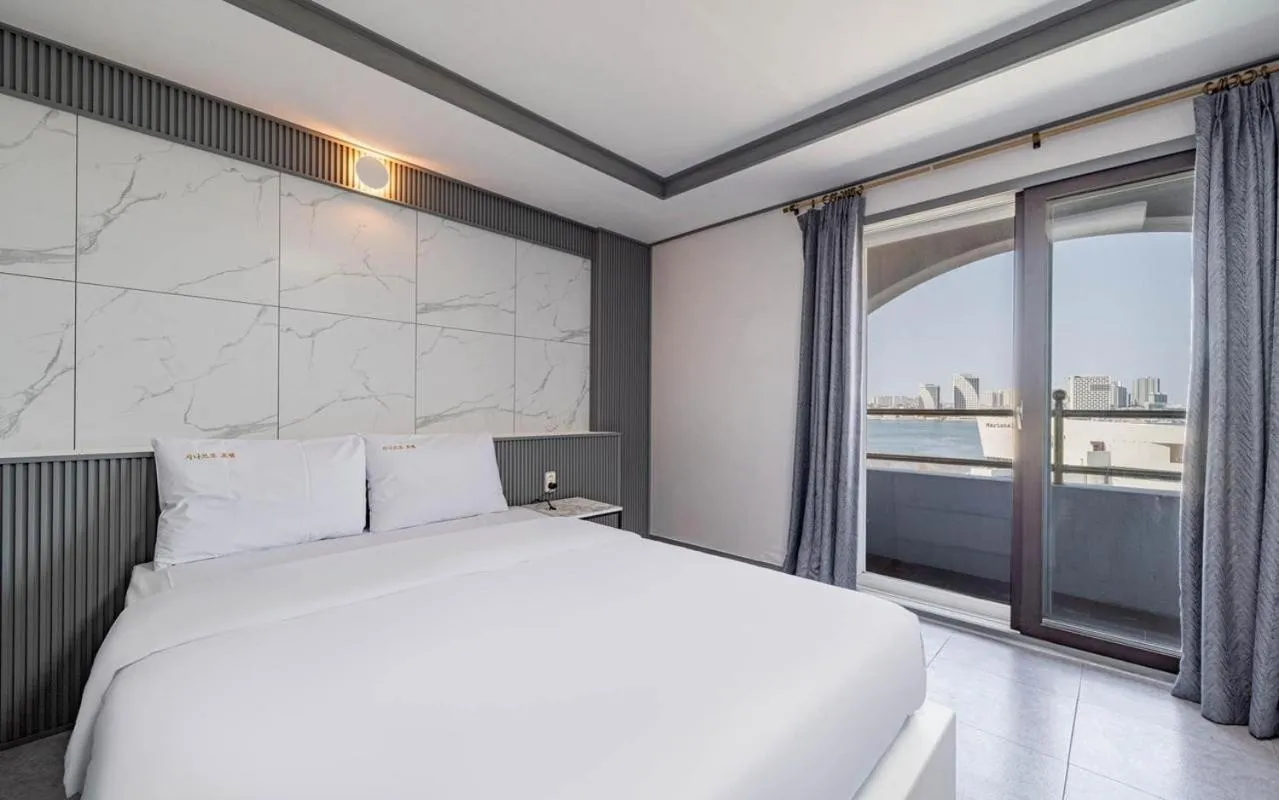 Bed in Sokcho Sinabro