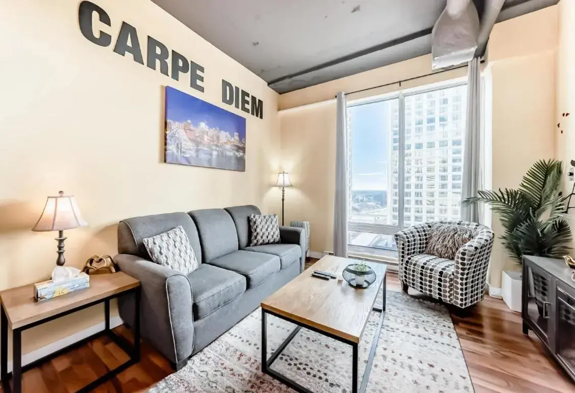 2 Full Beds, Rogers Place Downtown Central, Memorable 1 Bedroom Condo 2 Full Beds, Rogers Place Downtown Central, Memorable 1 Bedroom Condo