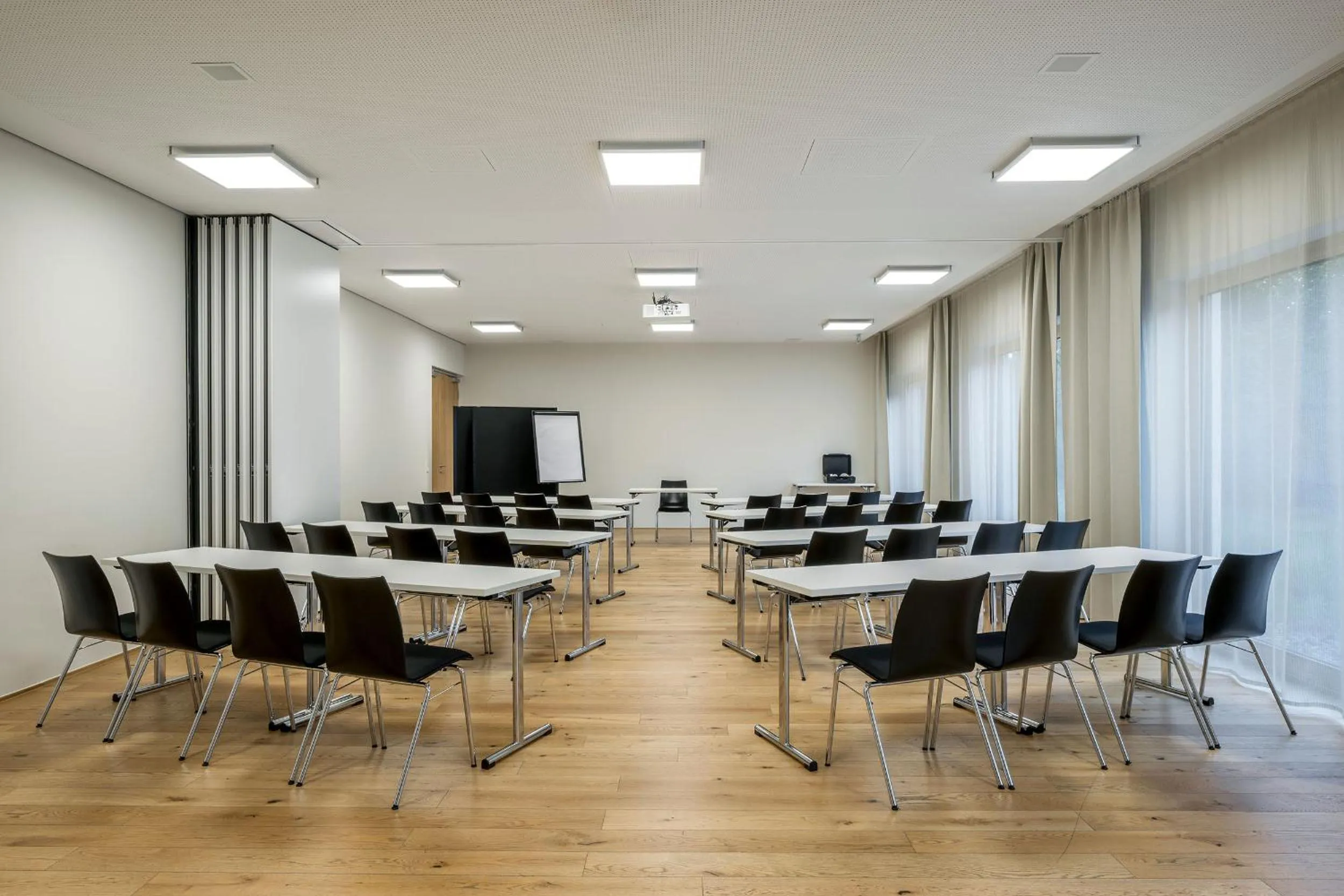 Business facilities in Bader Hotel