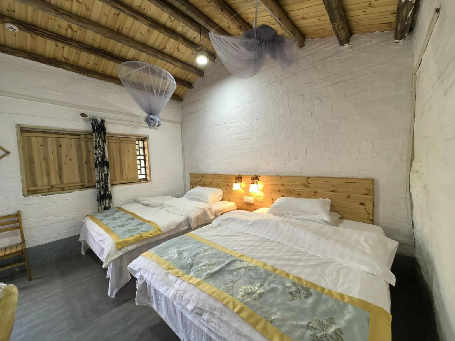 Bed in Yangshuo Loong Old House