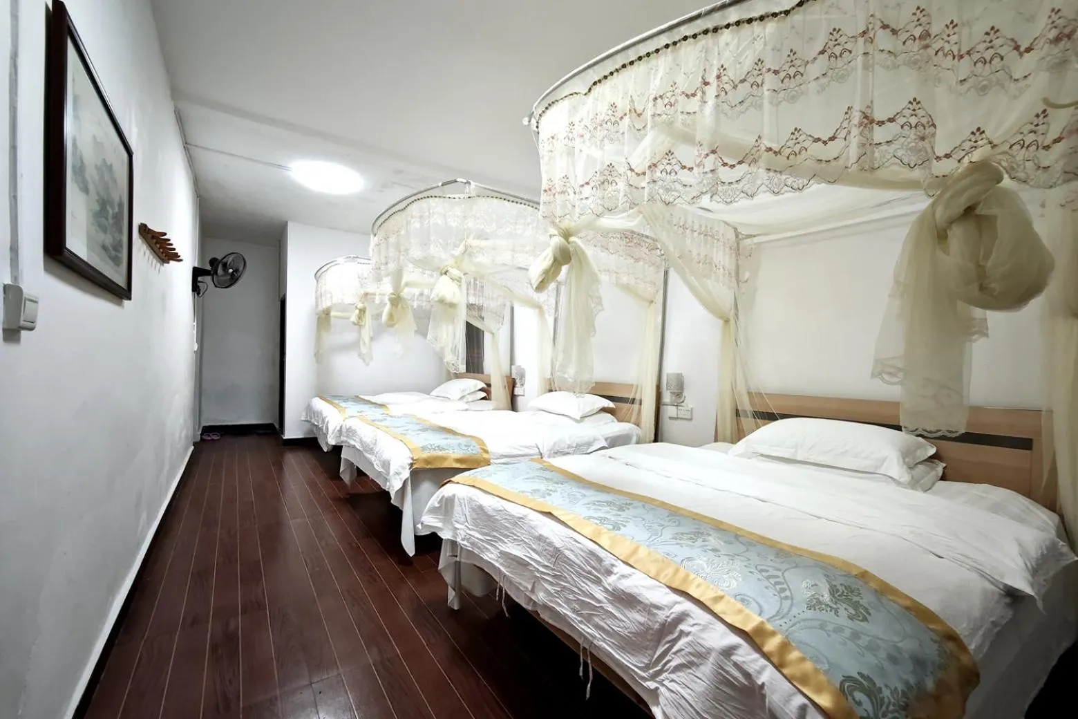 Bed in Yangshuo Loong Old House