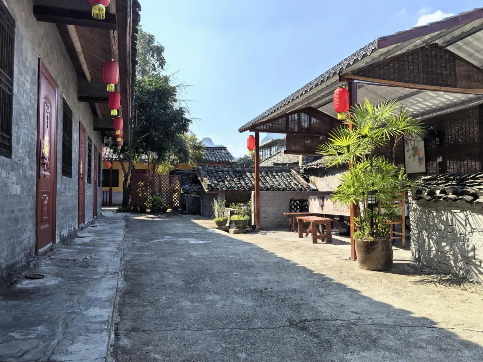 Entertainment in Yangshuo Loong Old House