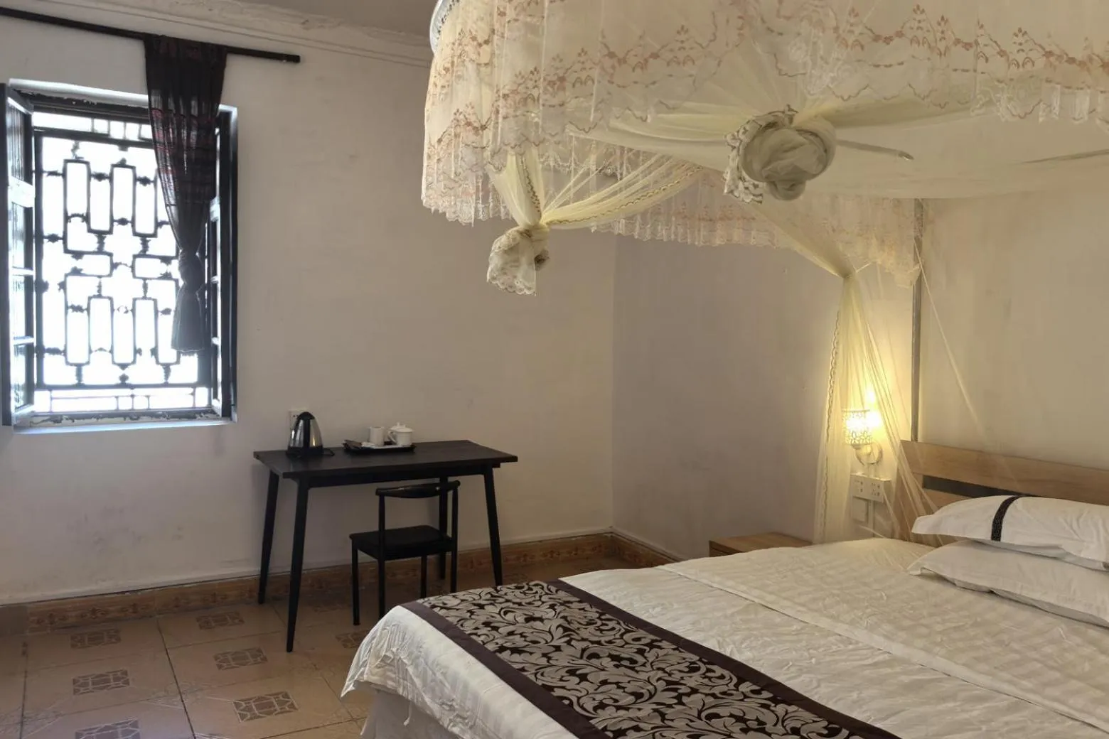 Bed in Yangshuo Loong Old House