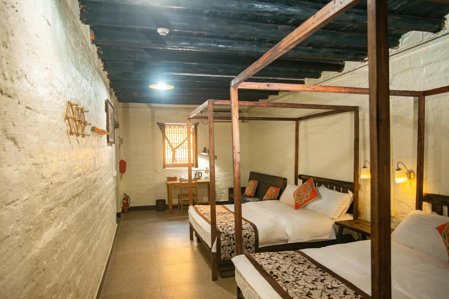 Bed in Yangshuo Loong Old House