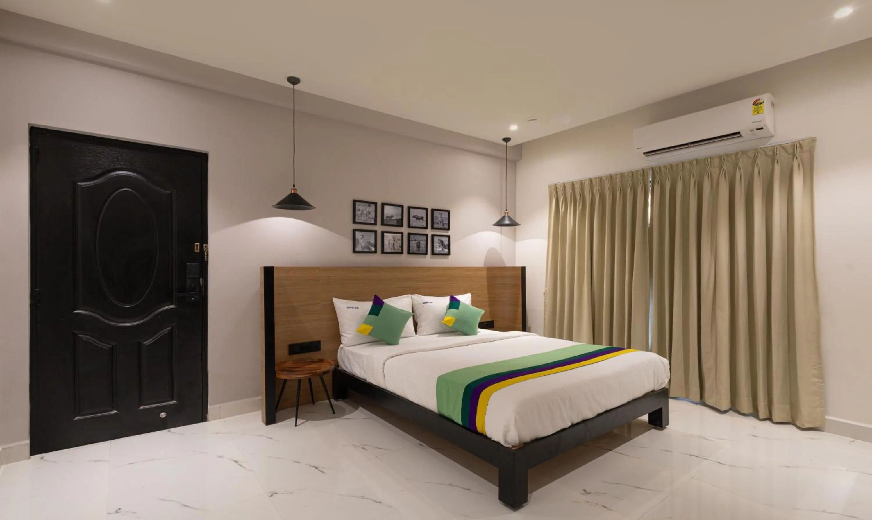 Bedroom, Bed in Treebo Premium Vapr Ashok Nagar