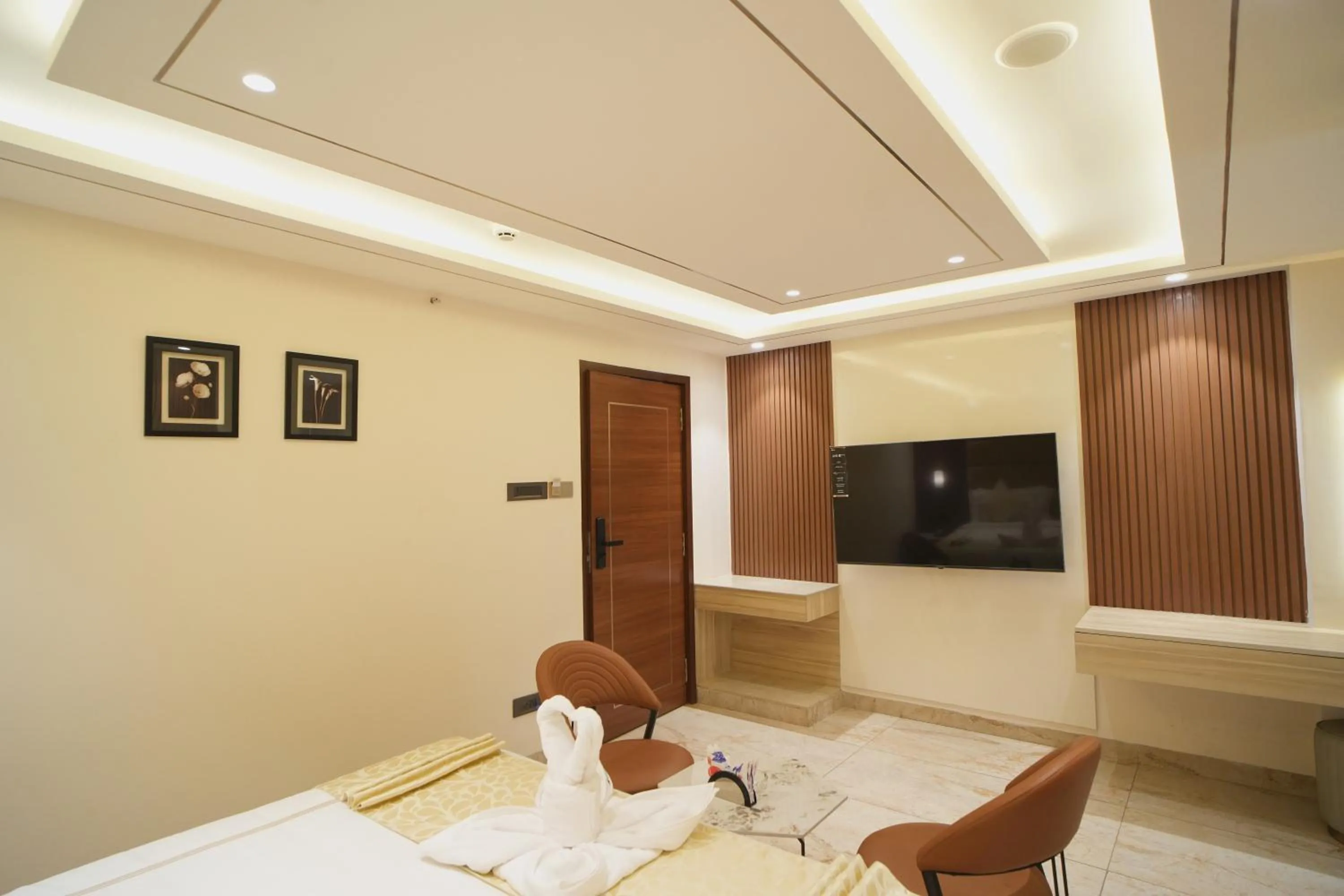 Bed in Oriva Vinflora Residency Nr LV Prasad Hospital Banjara Hills