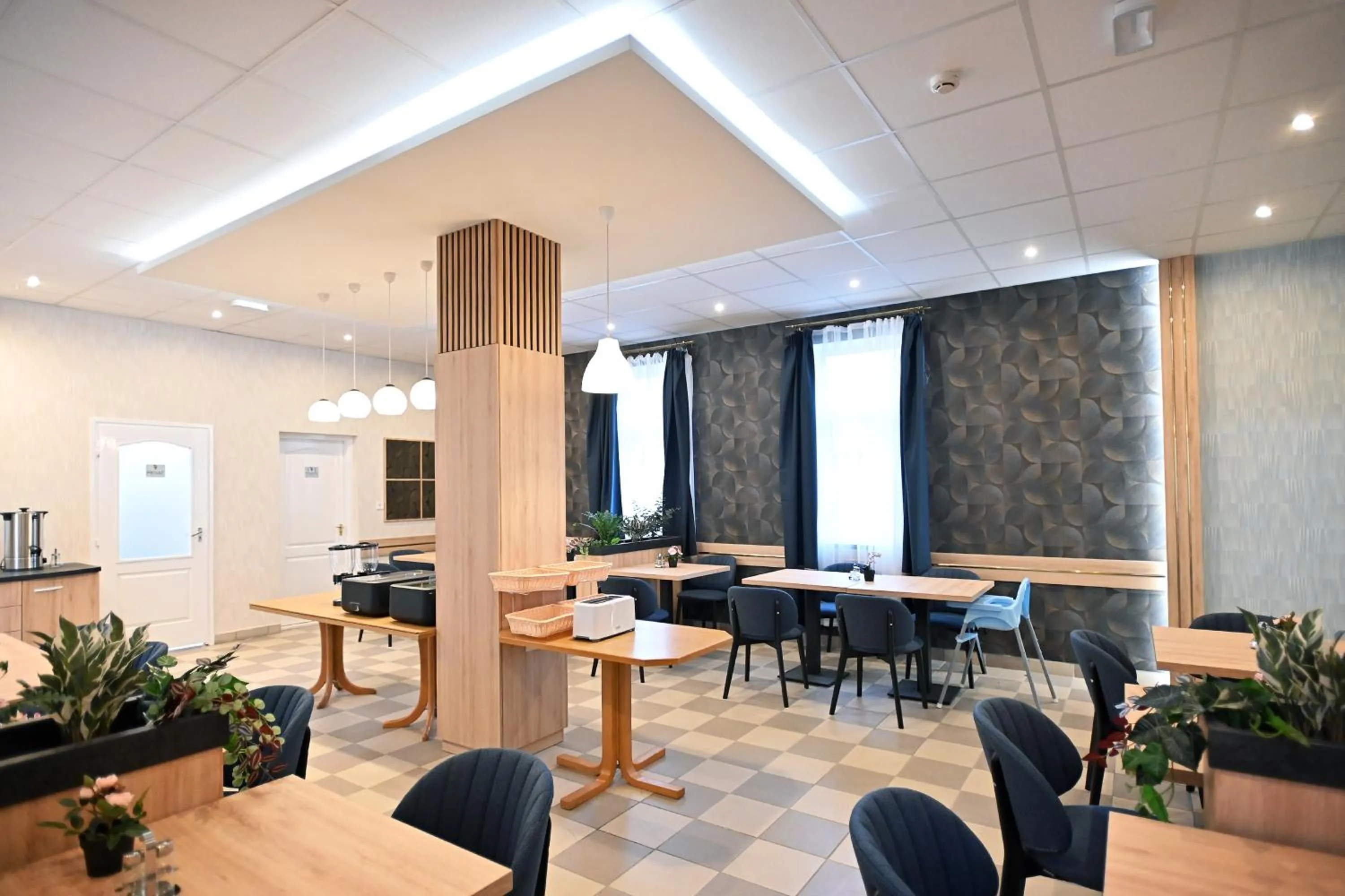 Restaurant/places to eat in Hotel Merlot