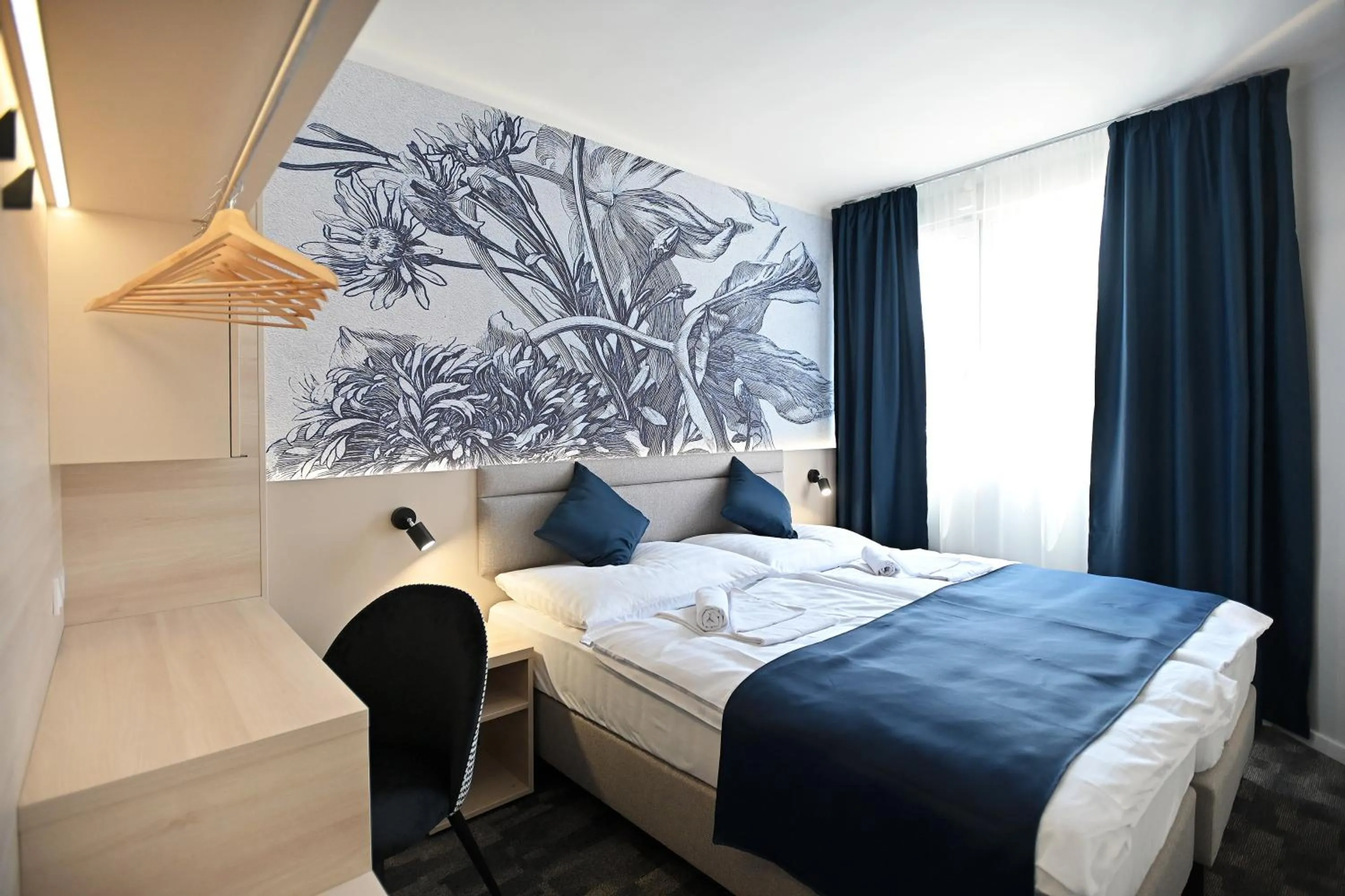 Bedroom, Bed in Hotel Merlot