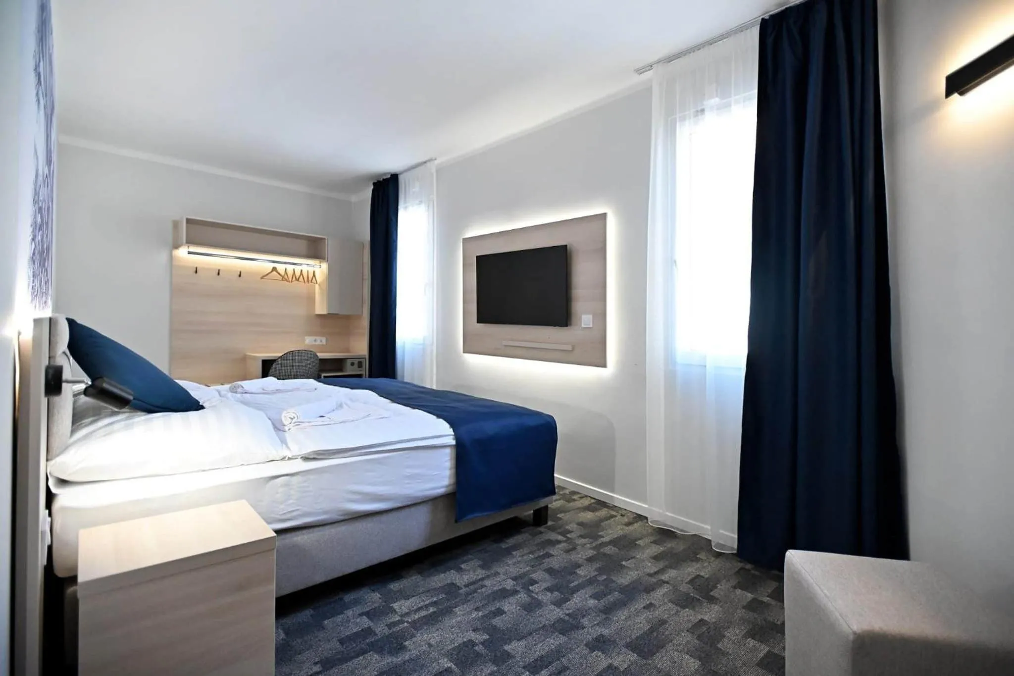 Photo of the whole room, Bed in Hotel Merlot