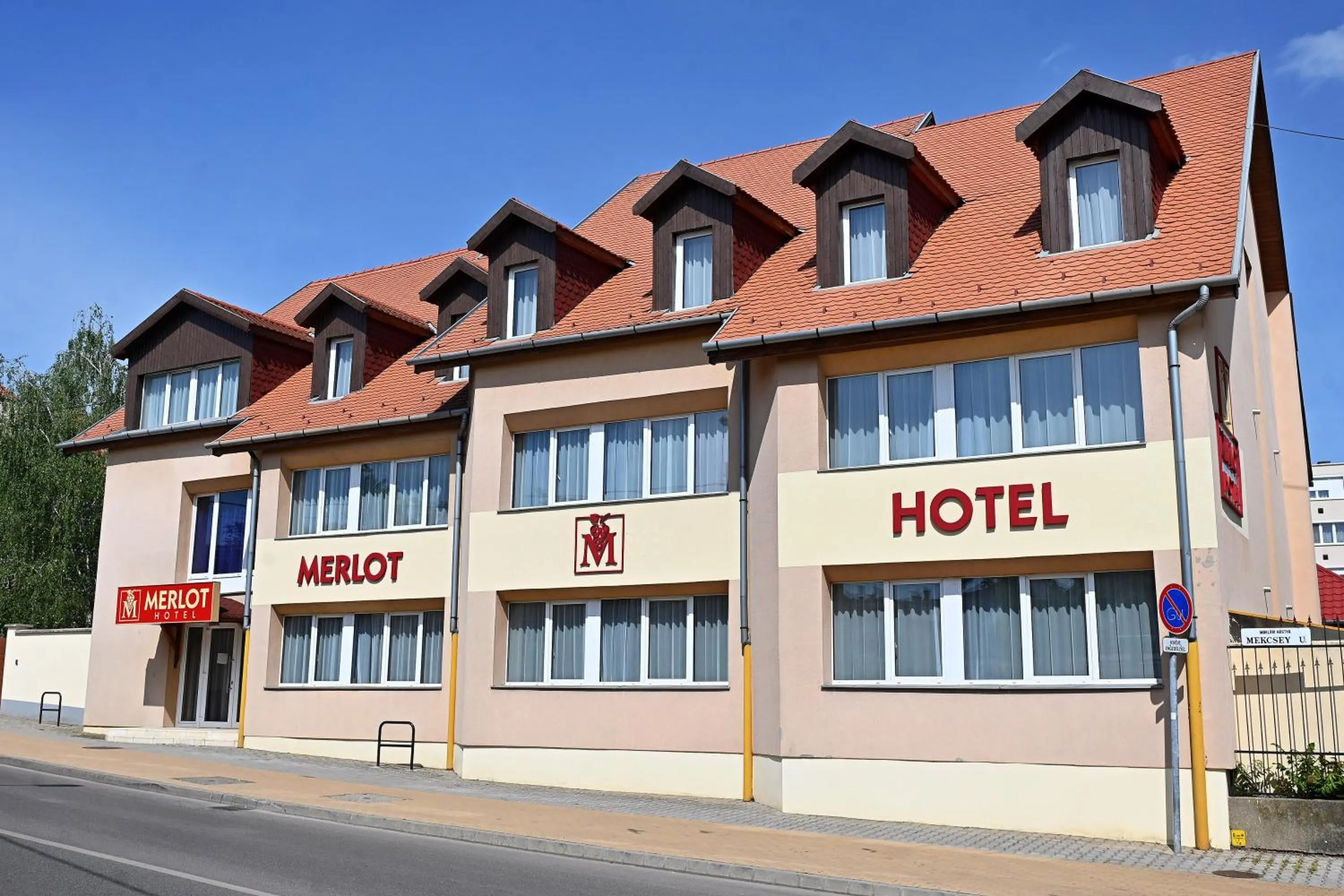 Property building in Hotel Merlot