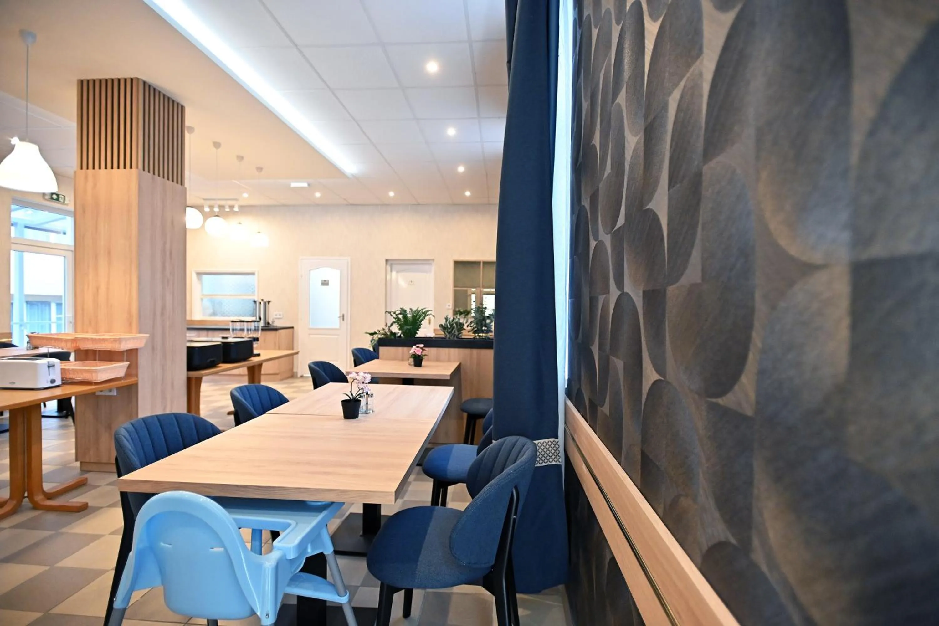 Restaurant/places to eat in Hotel Merlot