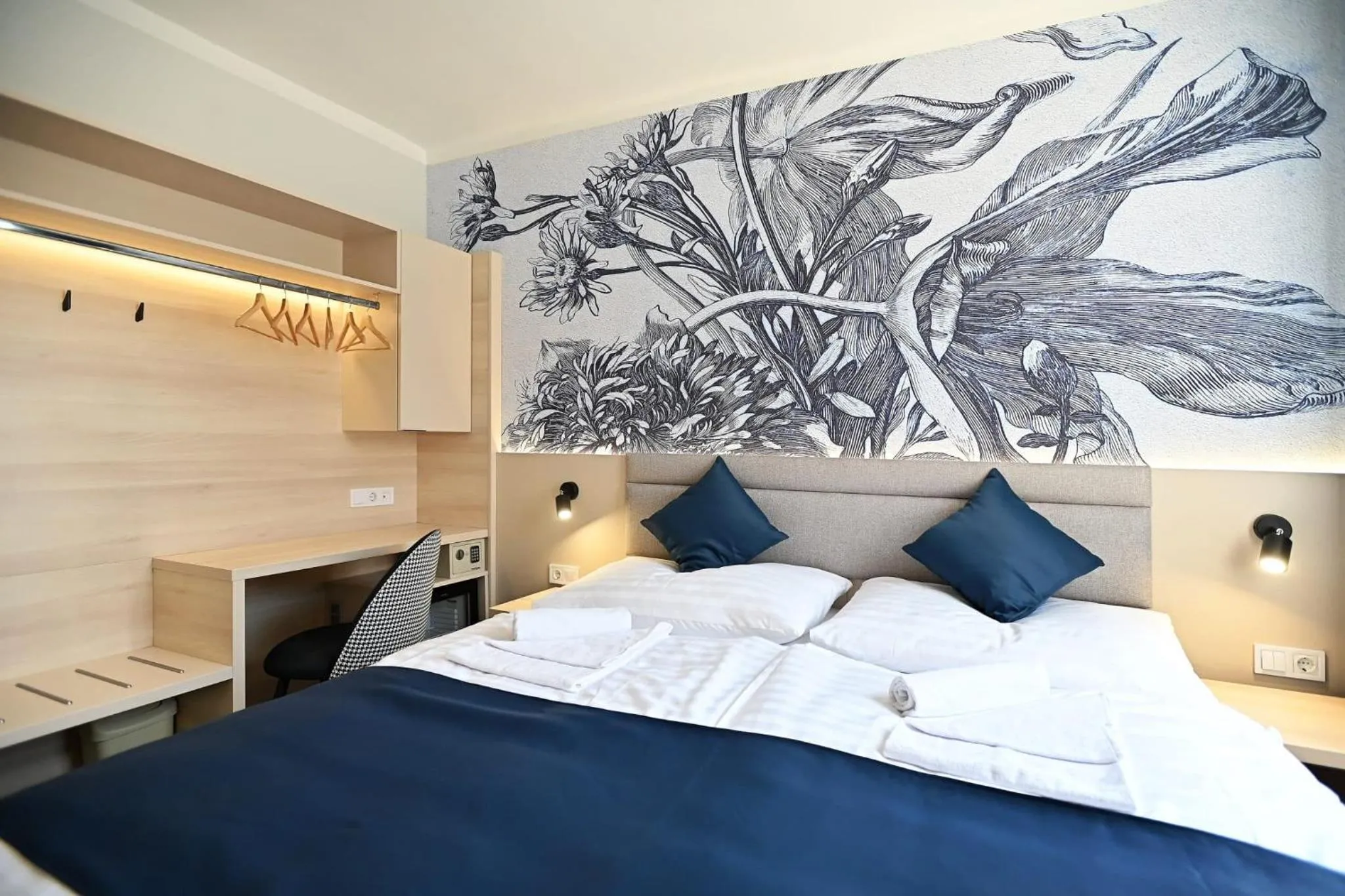 Bedroom, Bed in Hotel Merlot