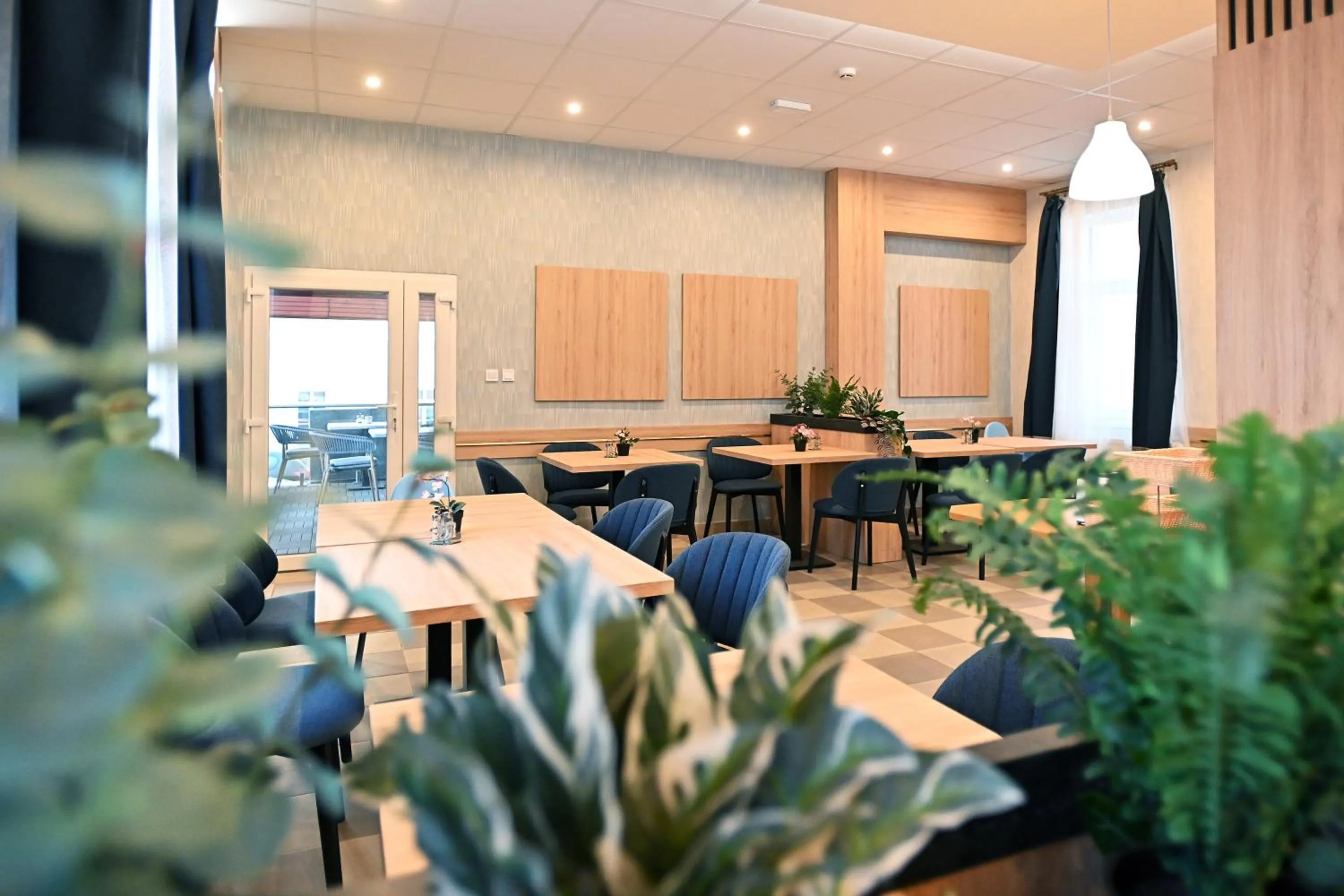 Restaurant/places to eat in Hotel Merlot