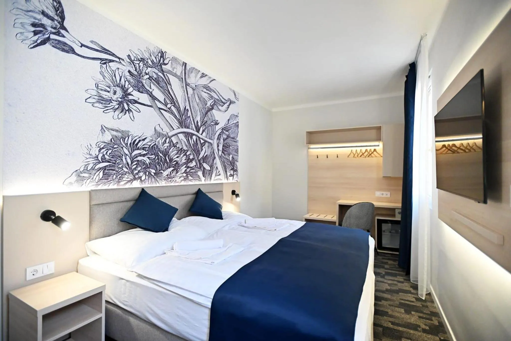 Photo of the whole room, Bed in Hotel Merlot