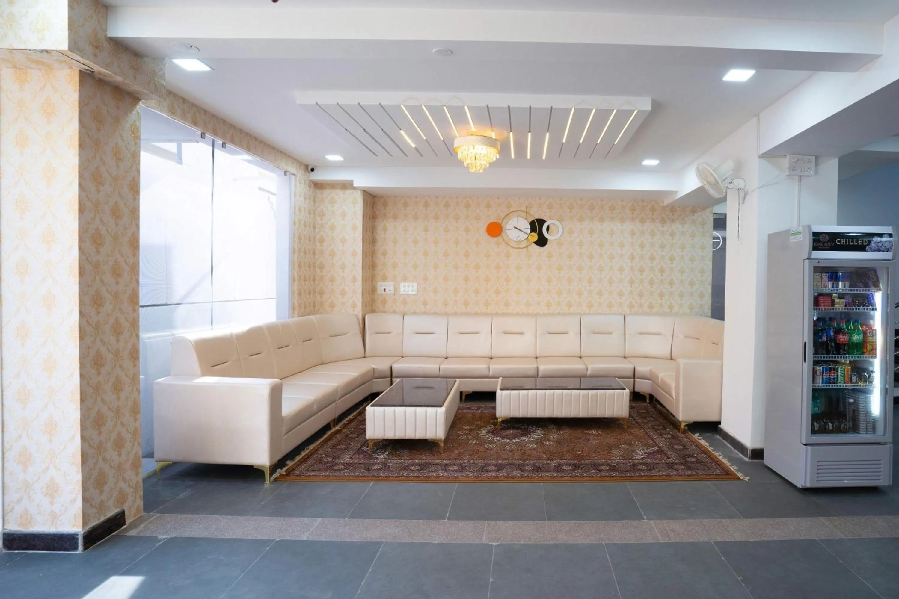 Lobby or reception in Treebo Galaxy Kings Suites, Hebbal