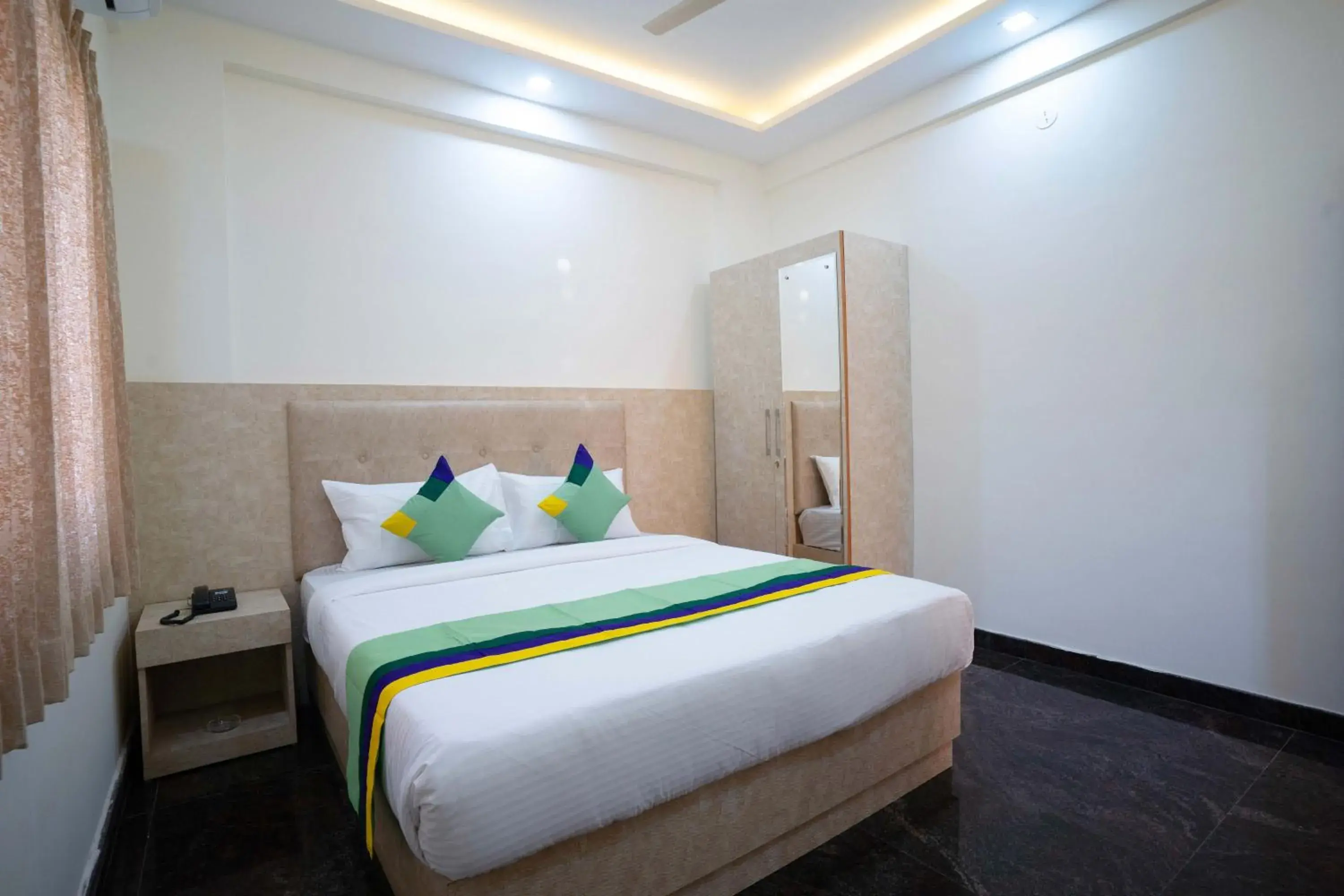 Bedroom, Bed in Treebo Galaxy Kings Suites, Hebbal Bedroom, Bed in Treebo Galaxy Kings Suites, Hebbal