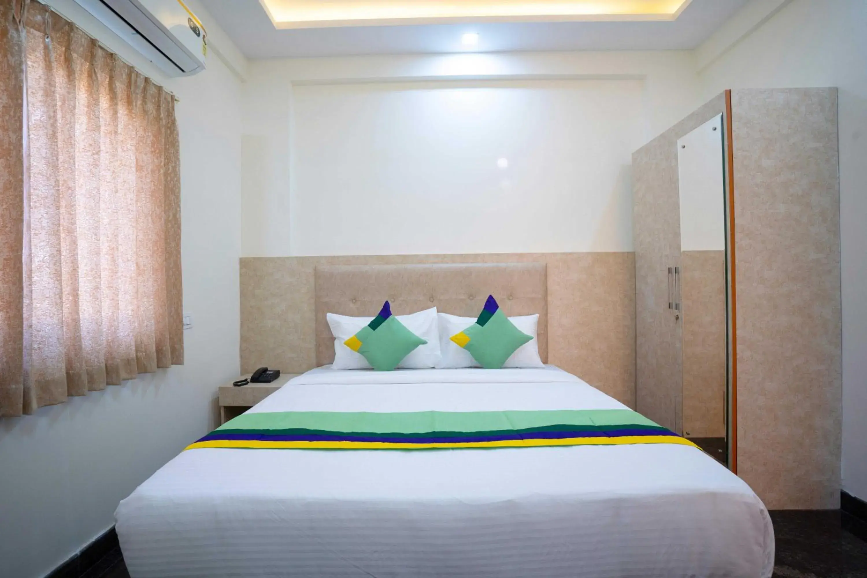 Bedroom, Bed in Treebo Galaxy Kings Suites, Hebbal Bedroom, Bed in Treebo Galaxy Kings Suites, Hebbal