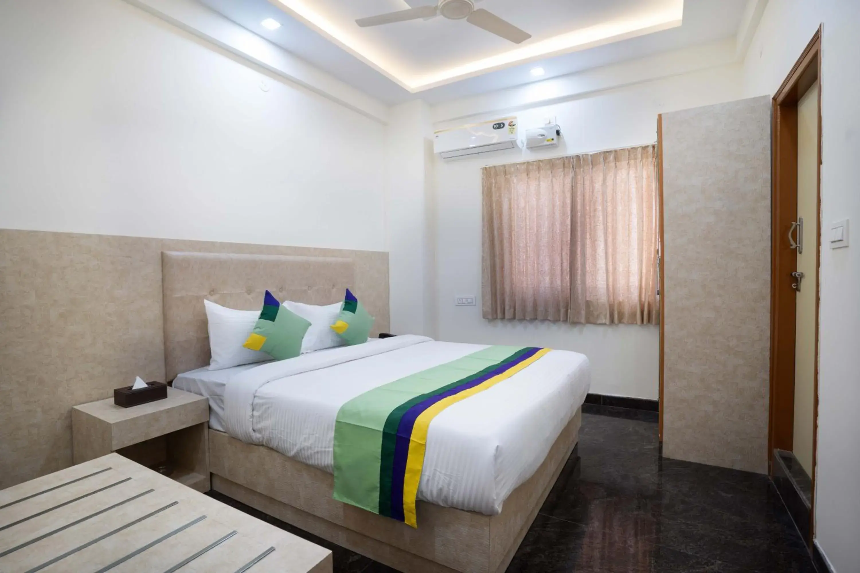 Bedroom, Bed in Treebo Galaxy Kings Suites, Hebbal Bedroom, Bed in Treebo Galaxy Kings Suites, Hebbal