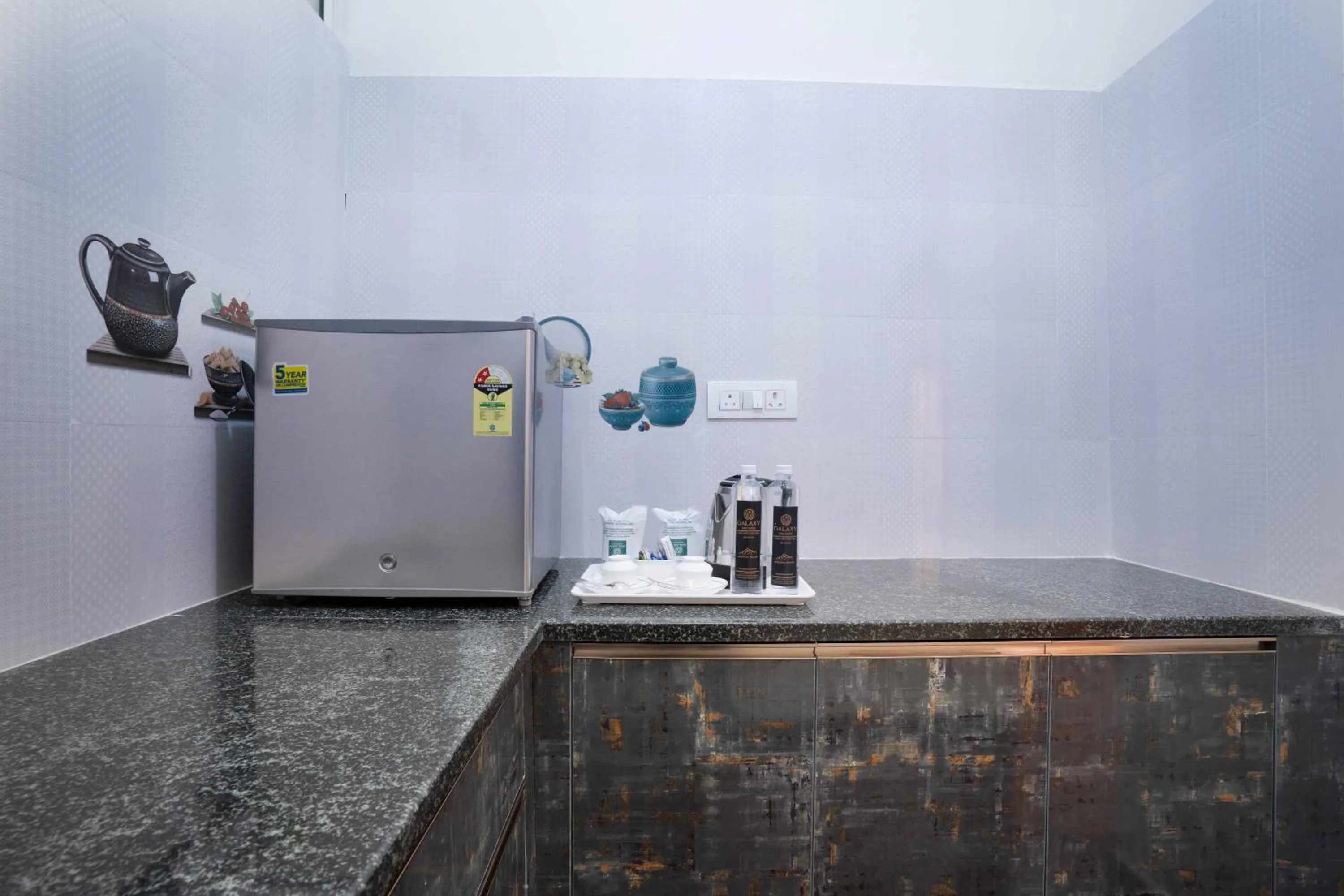 Bedroom in Treebo Galaxy Kings Suites, Hebbal