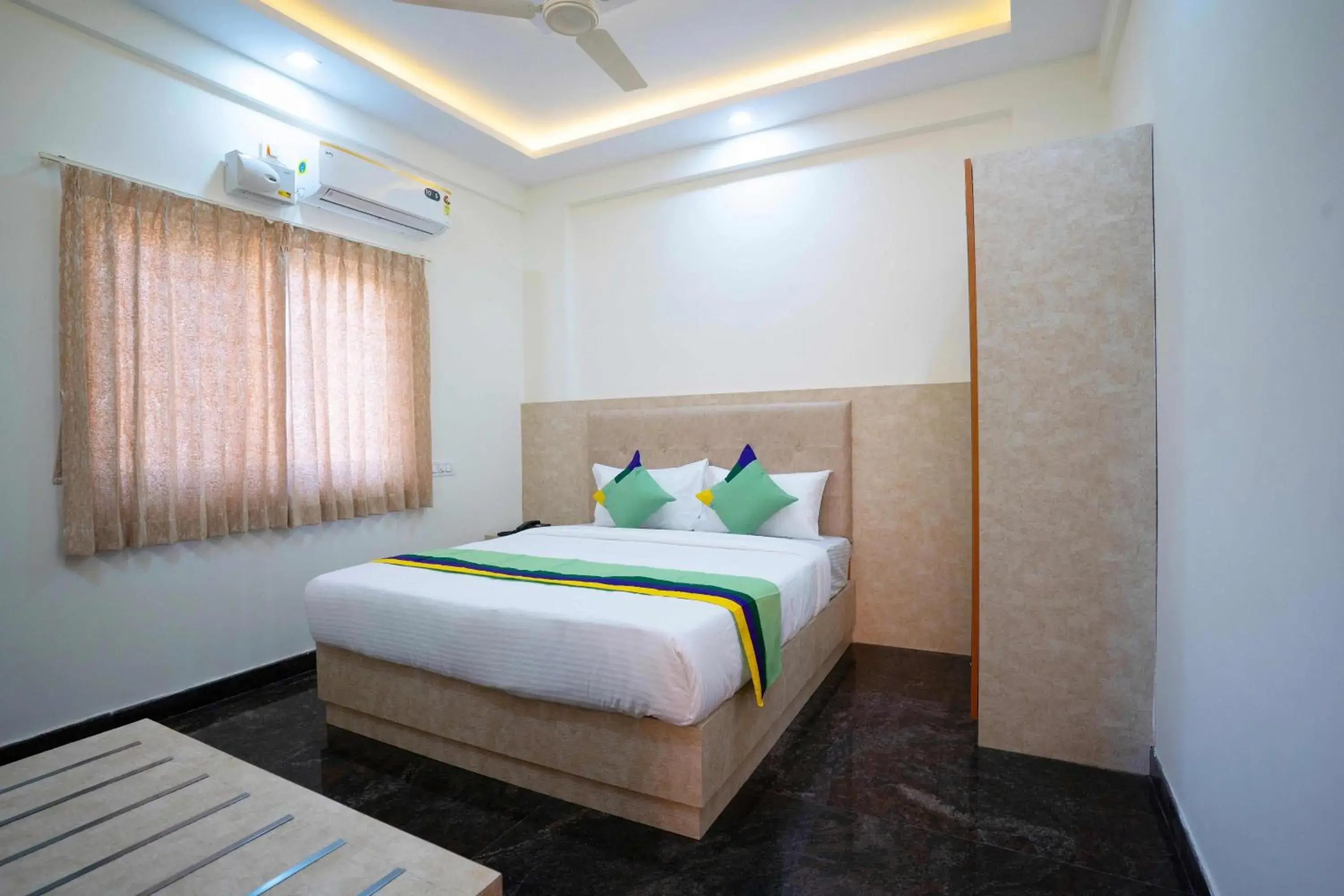 Bedroom, Bed in Treebo Galaxy Kings Suites, Hebbal Bedroom, Bed in Treebo Galaxy Kings Suites, Hebbal
