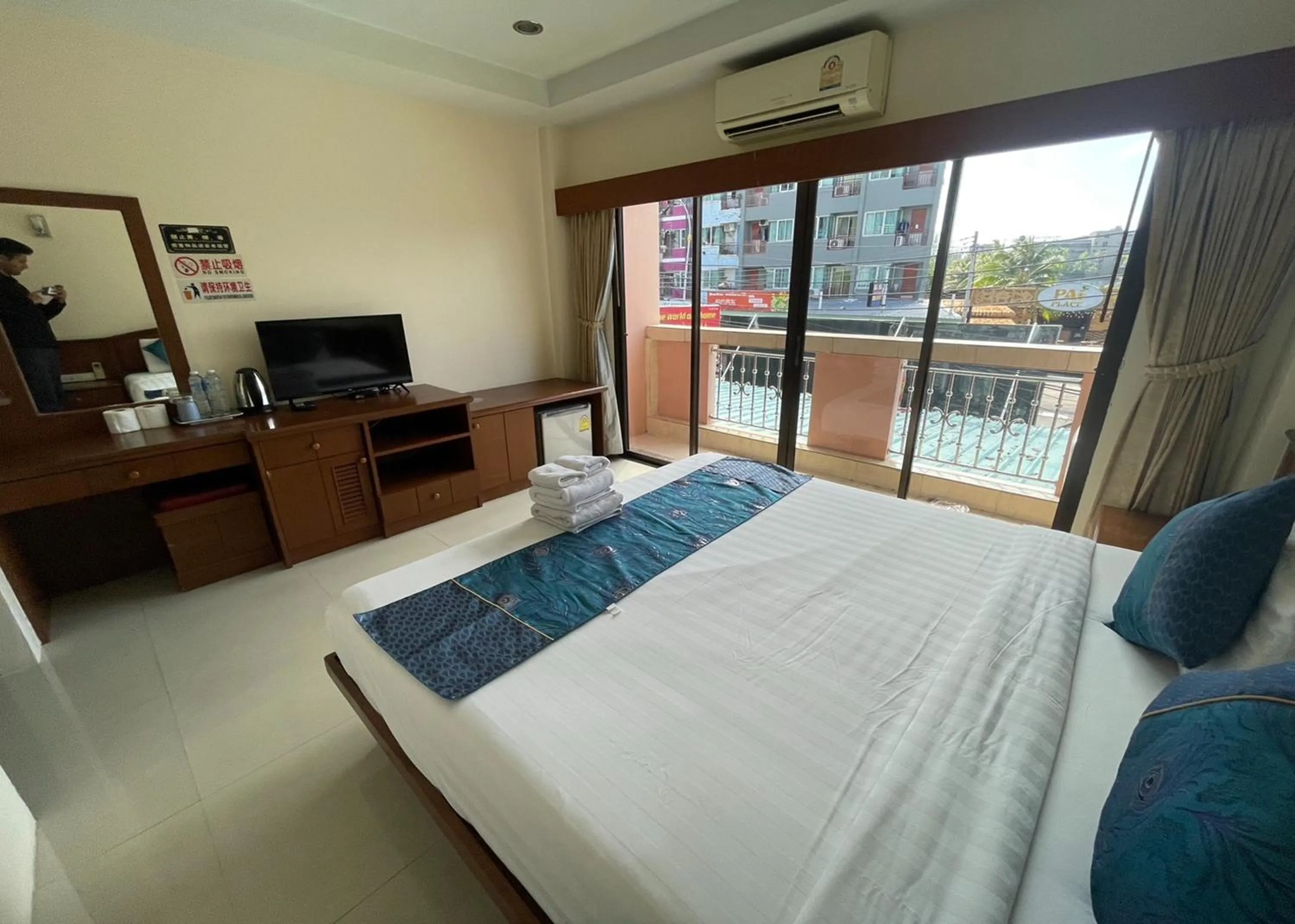 Bed in One World One Home Patong 1