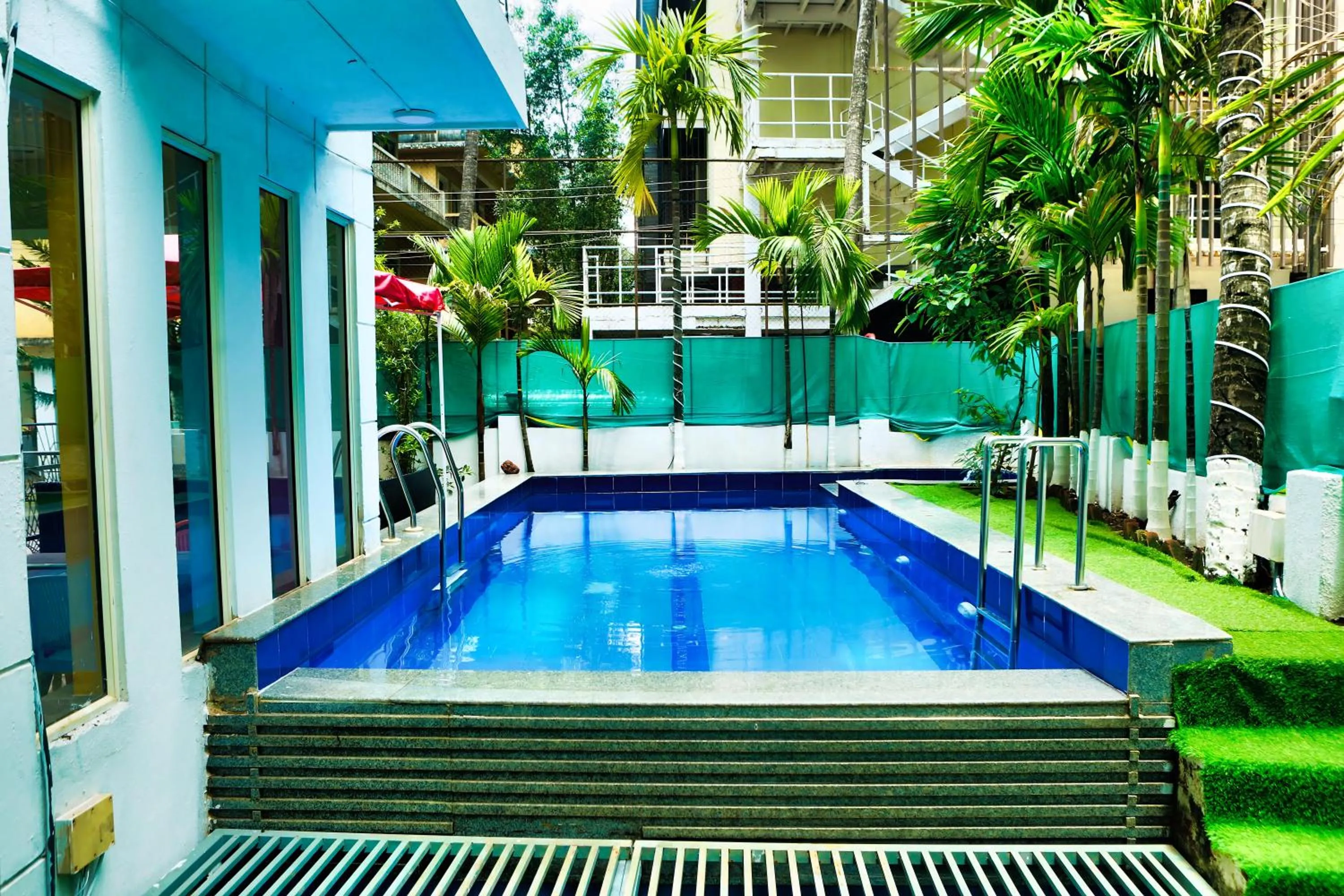 Swimming pool in Daksh Elite Candolim, Goa