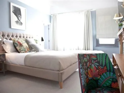 Bedroom, Bed in The Warrington