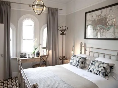 Bedroom, Bed in The Warrington