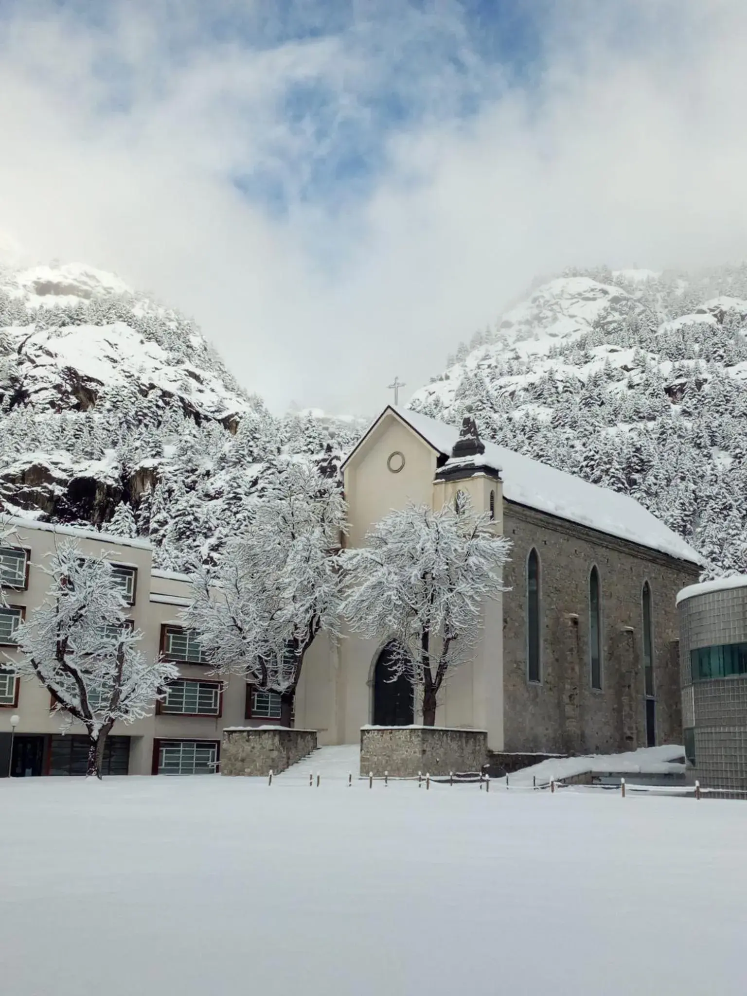 Property building in Hotel Continental Balneario de Panticosa Property building in Hotel Continental Balneario de Panticosa